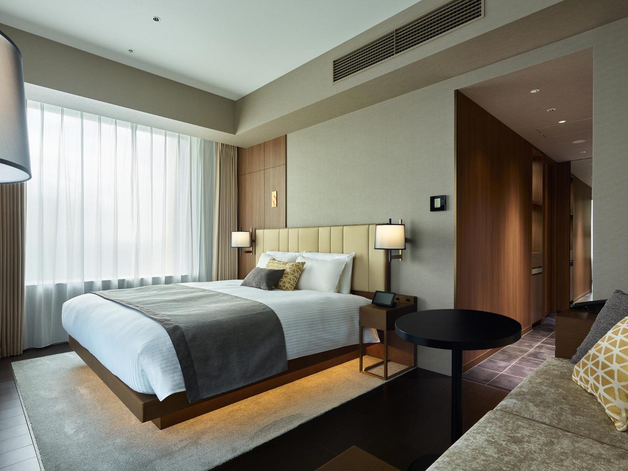 Deluxe King Room - Non-Smoking photo 3
