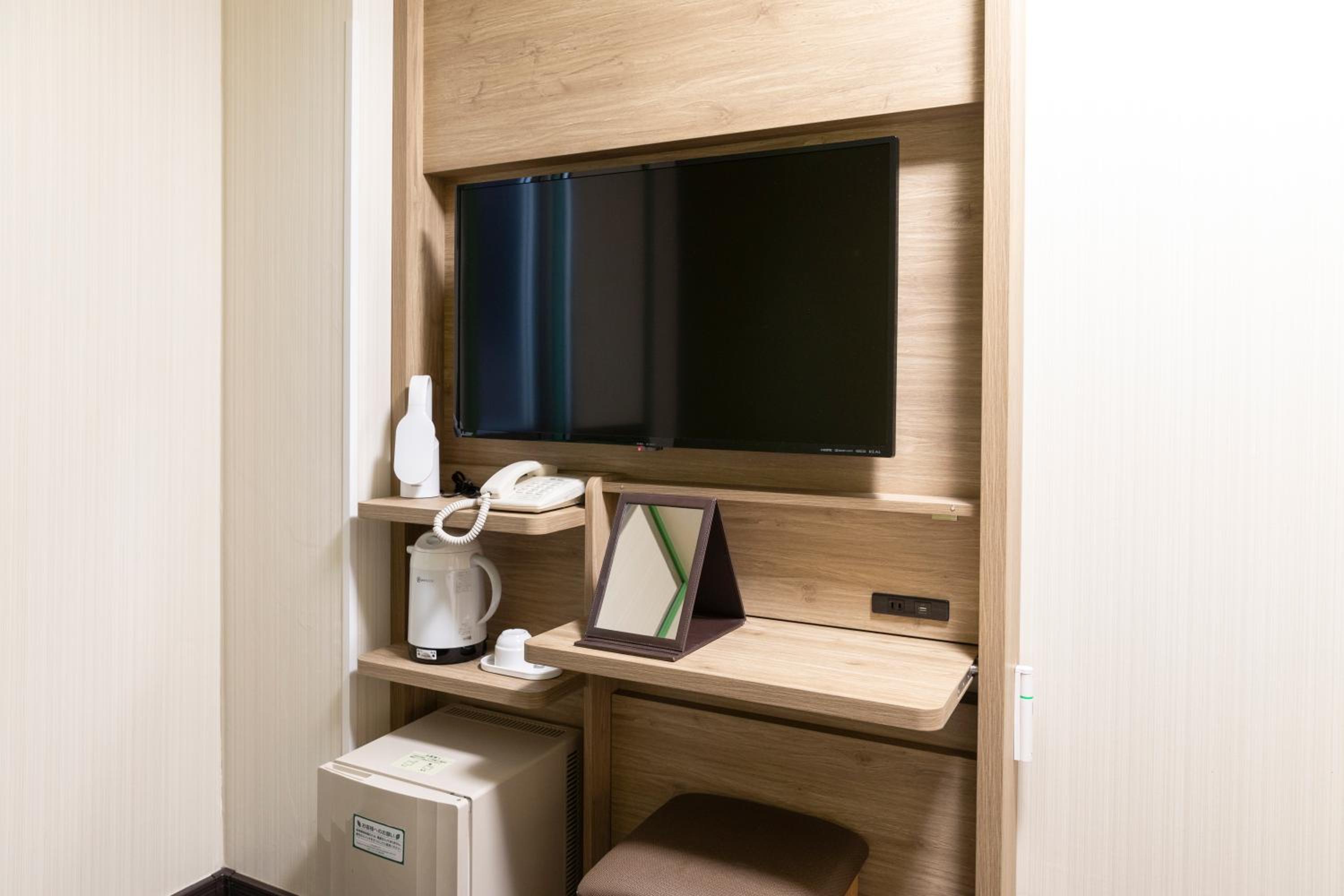 Double Room with Small Double Bed - Non-Smoking photo 3