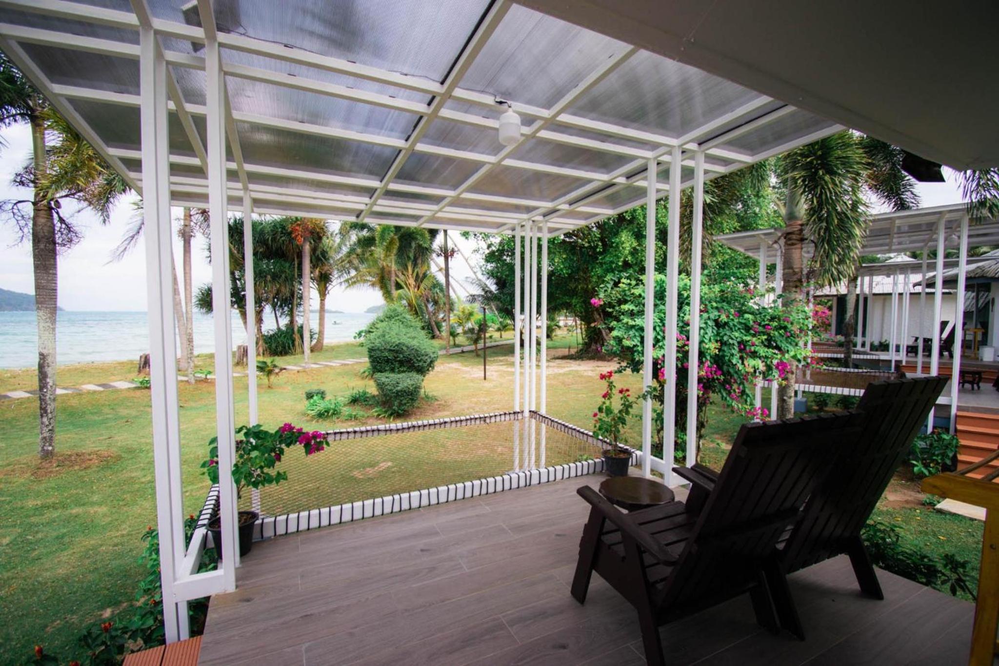 Comfort Bungalow - Beach Front photo 2