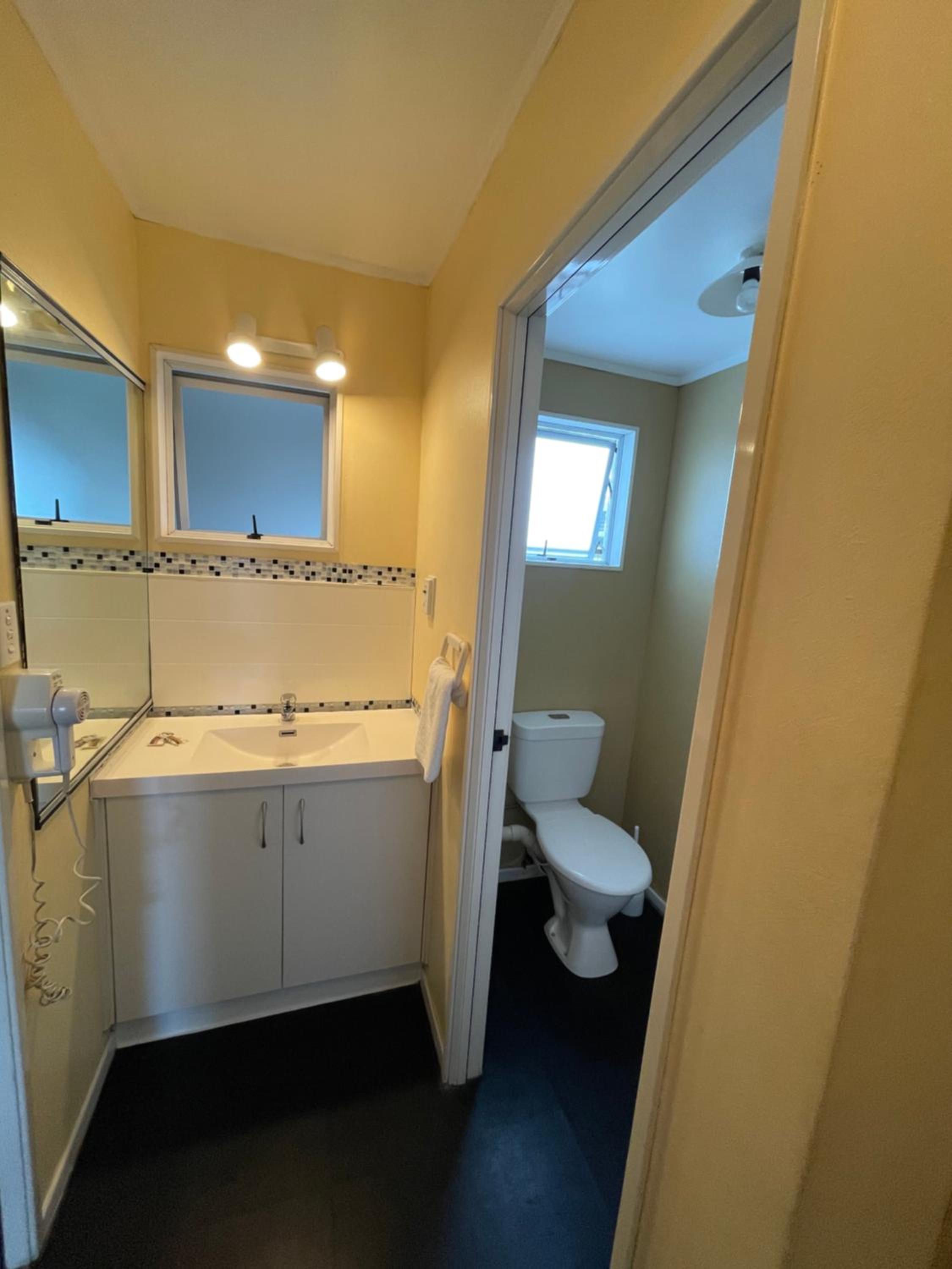 One-Bedroom Apartment - Photo 7