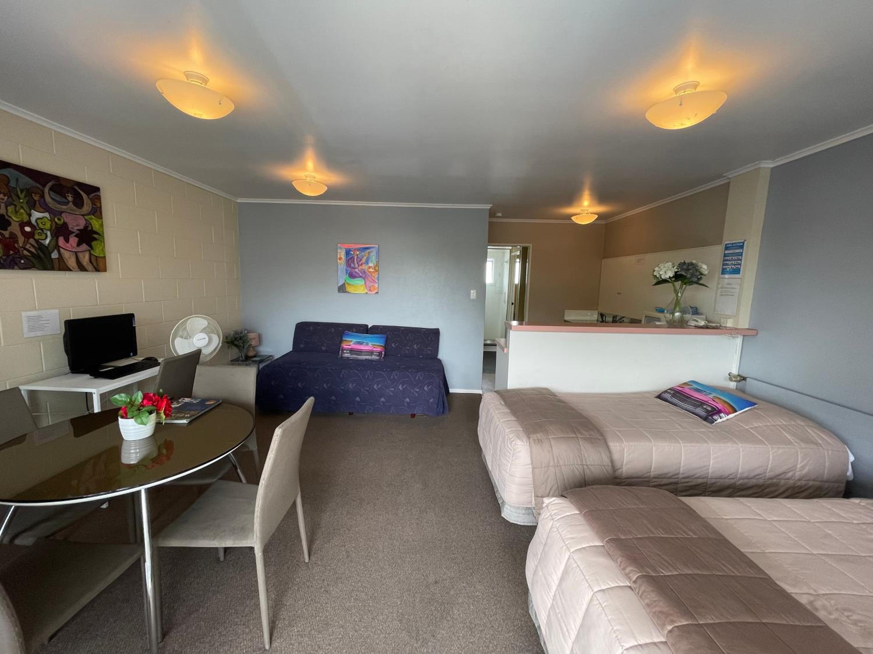 One-Bedroom Apartment - Photo 1
