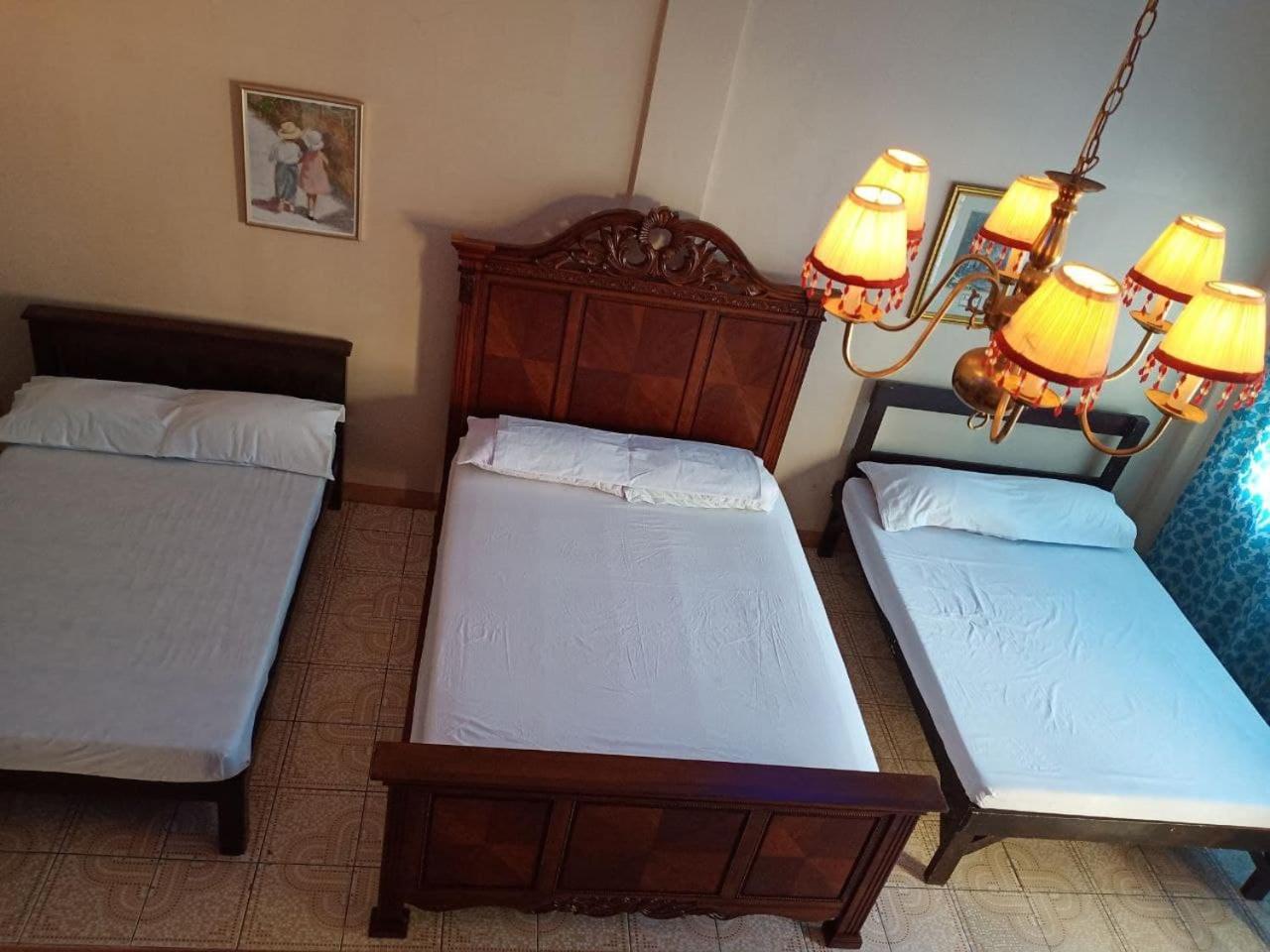 Deluxe Family Room - Photo 2