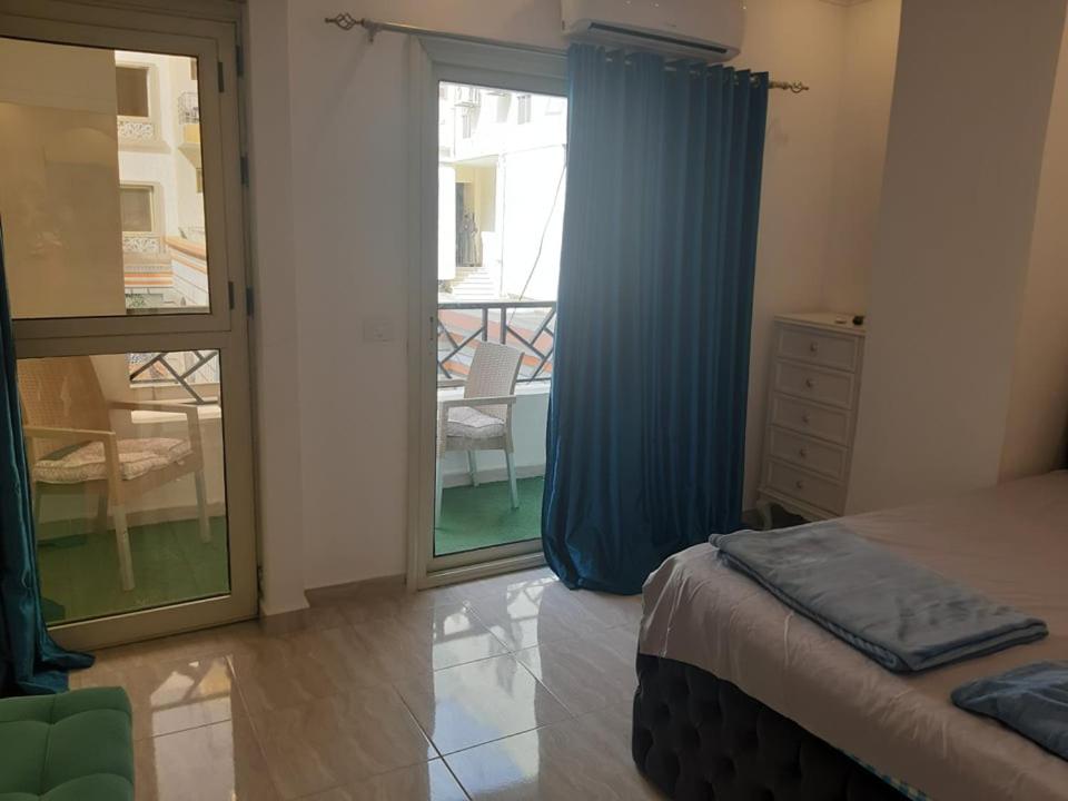 One-Bedroom Apartment - Photo 3