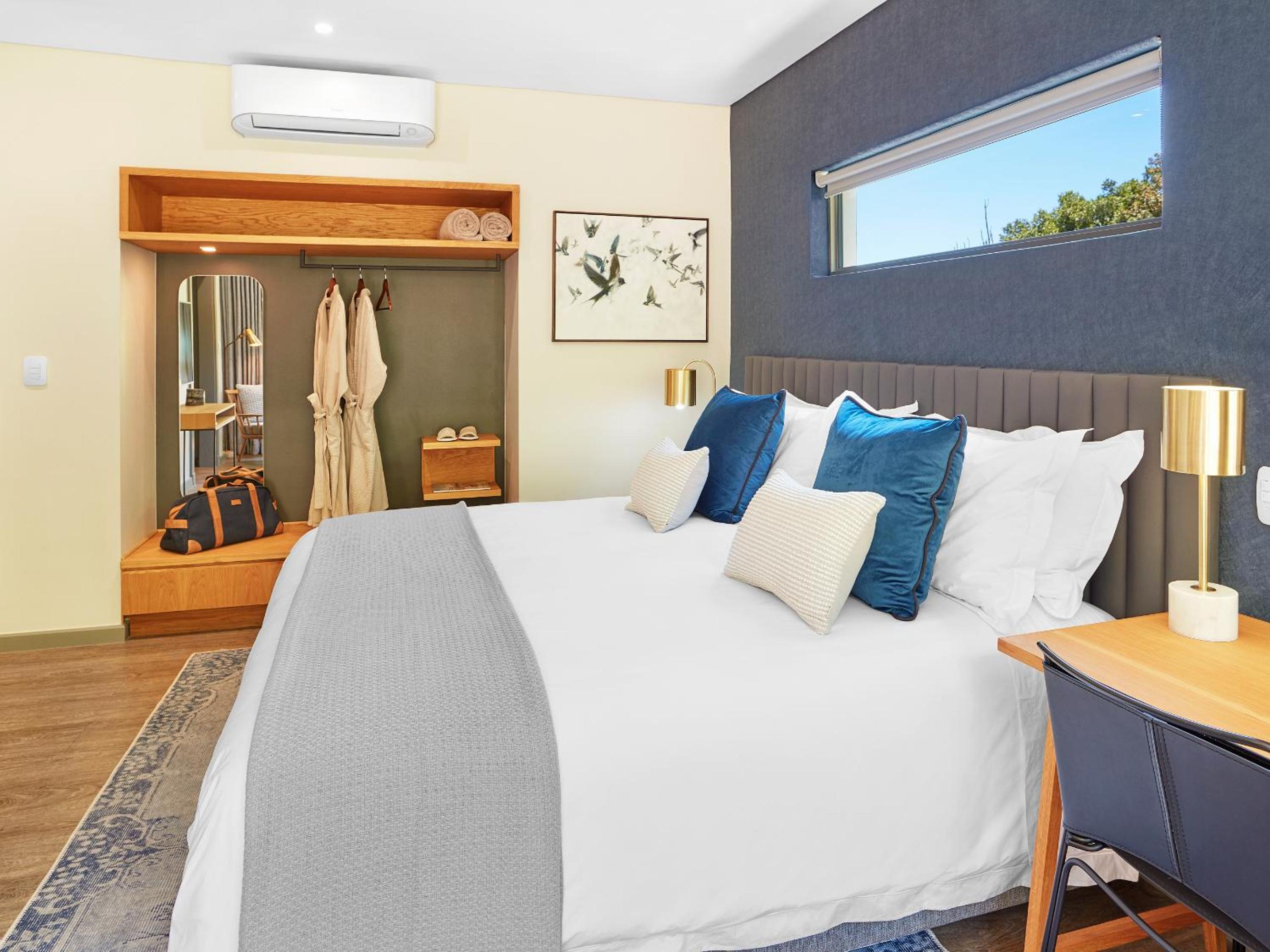 King Room with Mountain View photo 1