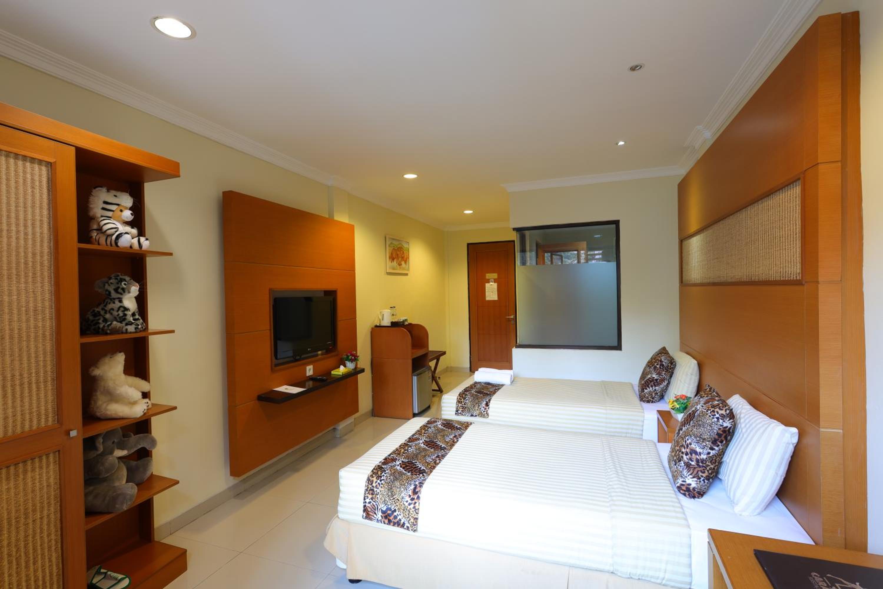 Standard Twin Room - Photo 1