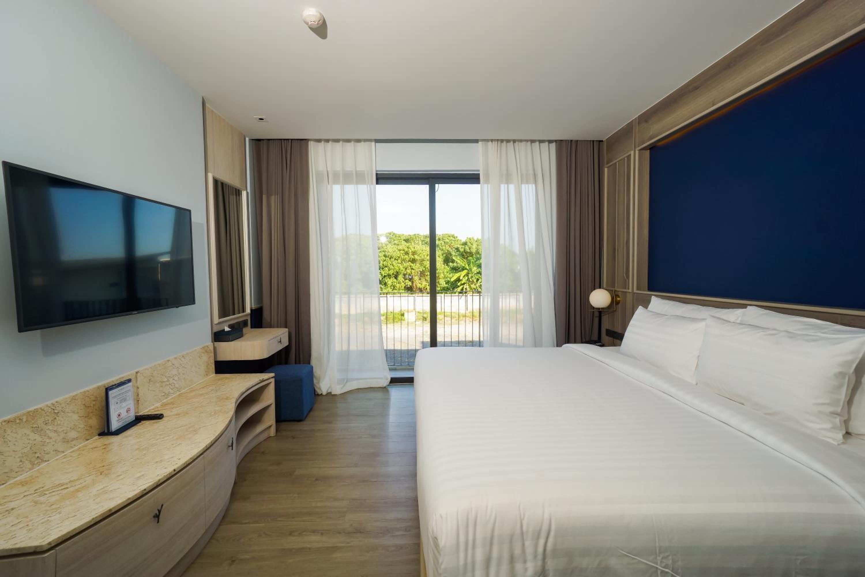 Superior Double or Twin Room - Photo 25
