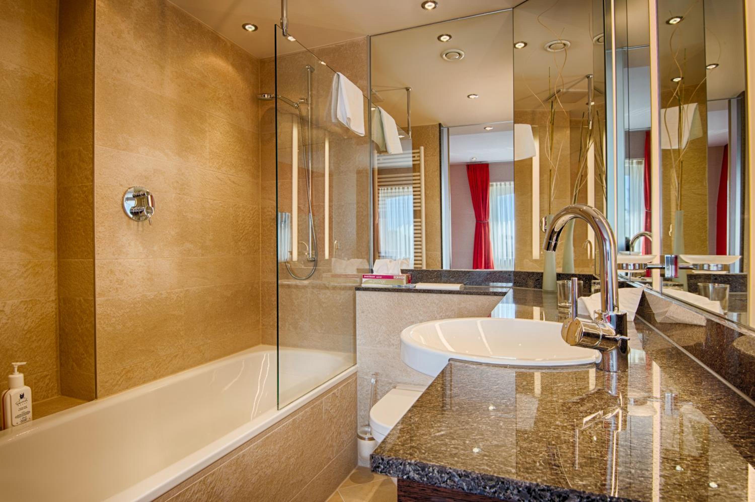 Deluxe Double Room - Photo 8