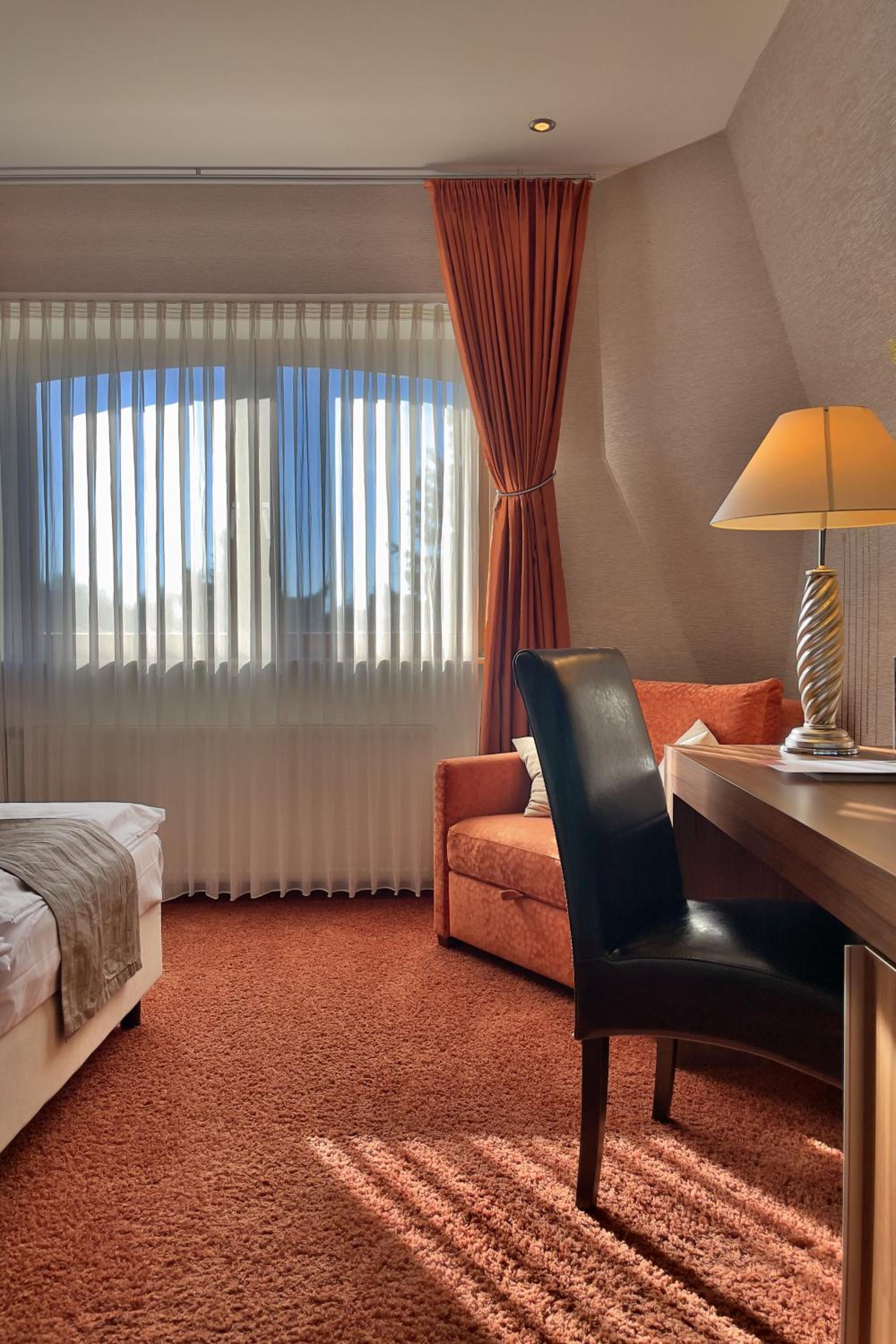 Deluxe Double Room - Photo 9
