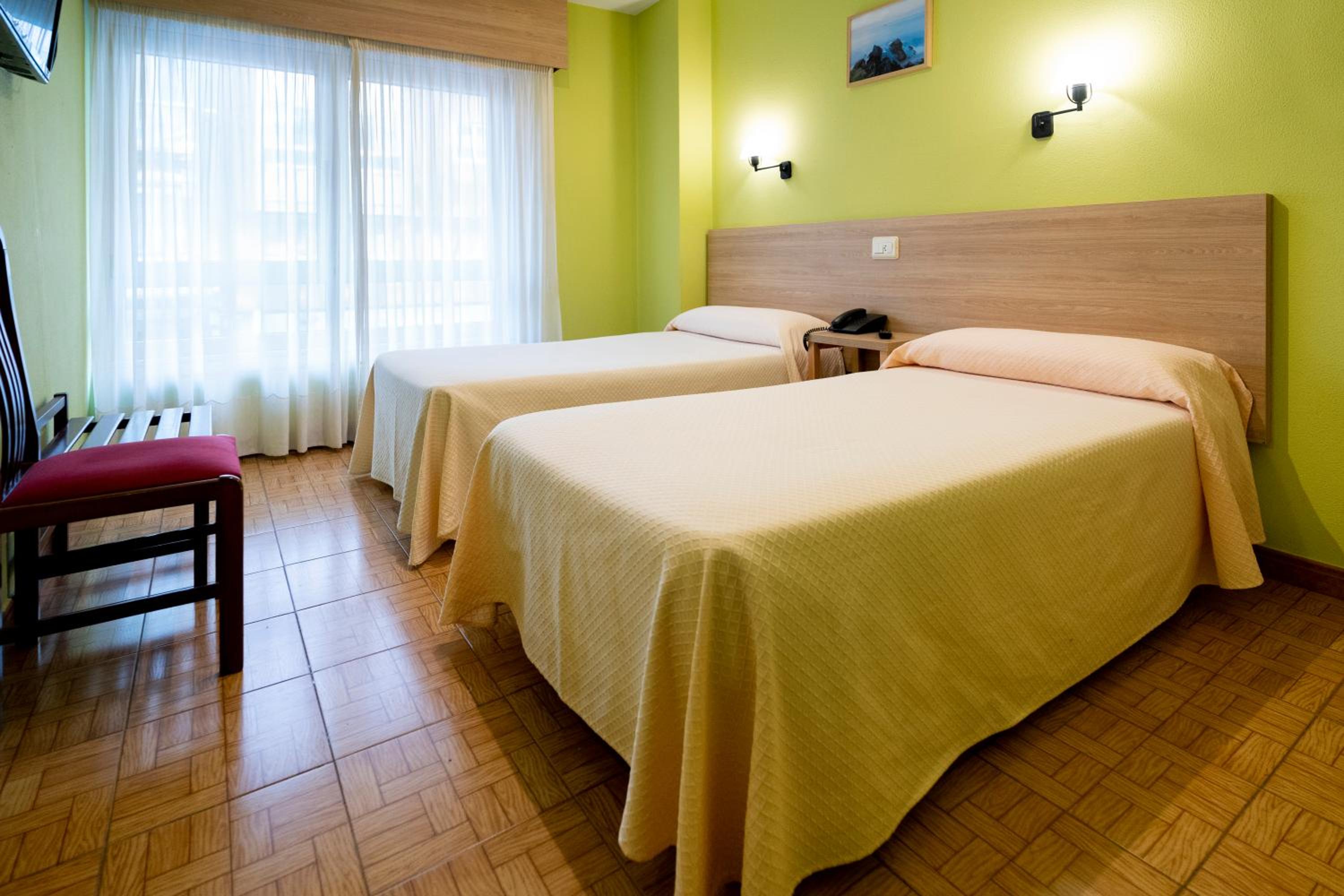 Double Room - Photo 6
