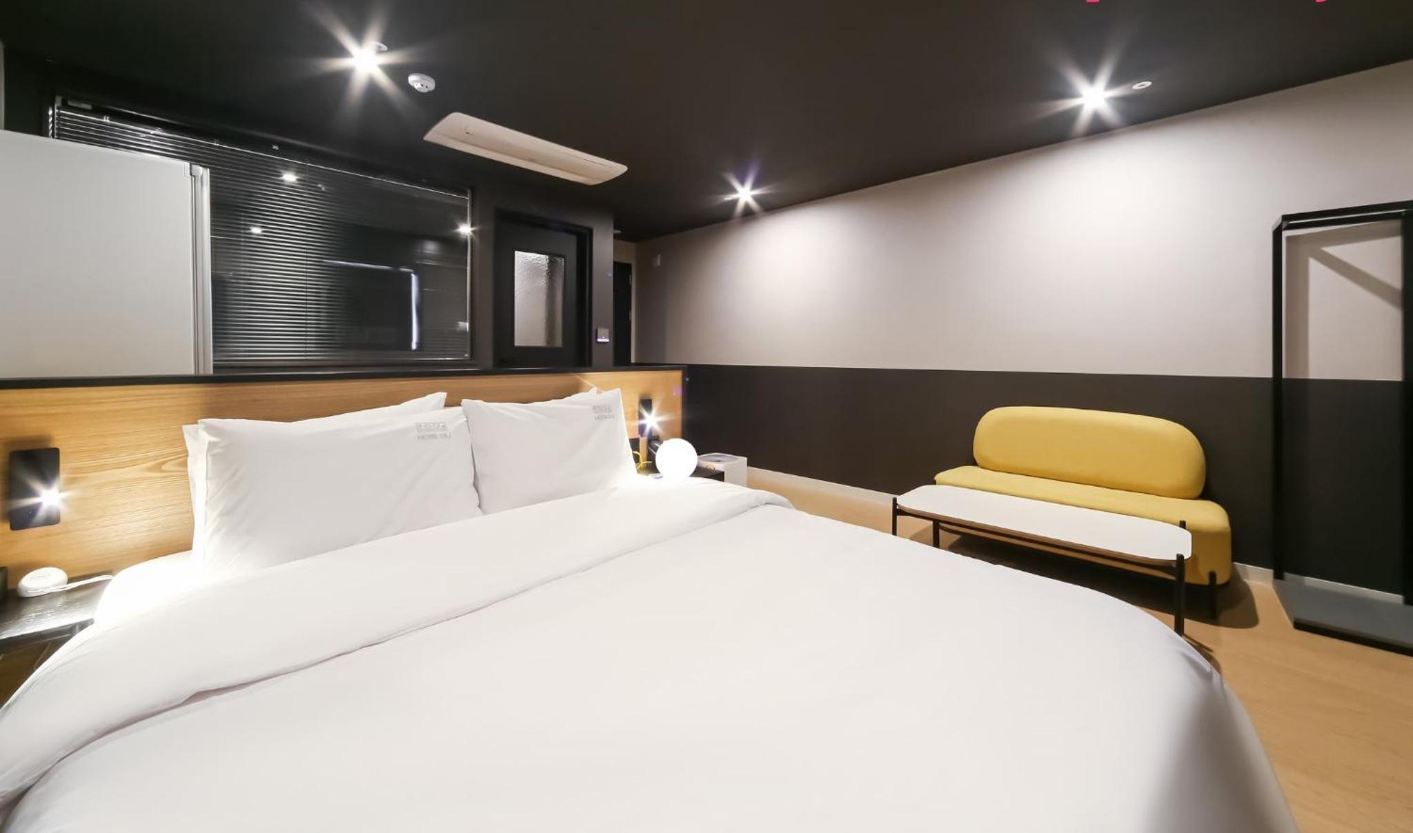 Double Room - Photo 2