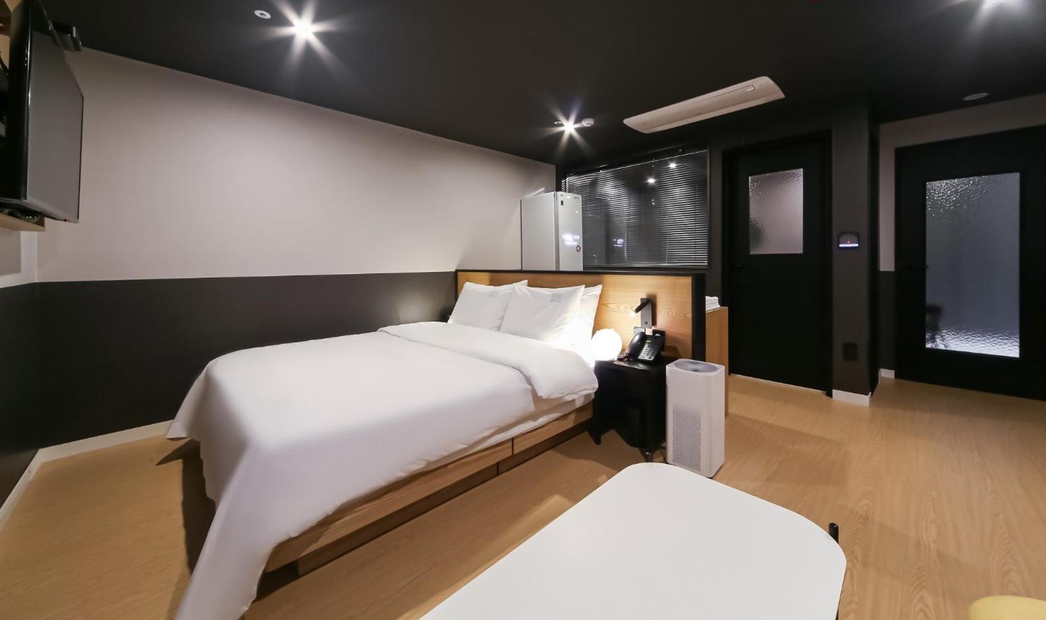 Double Room - Photo 3
