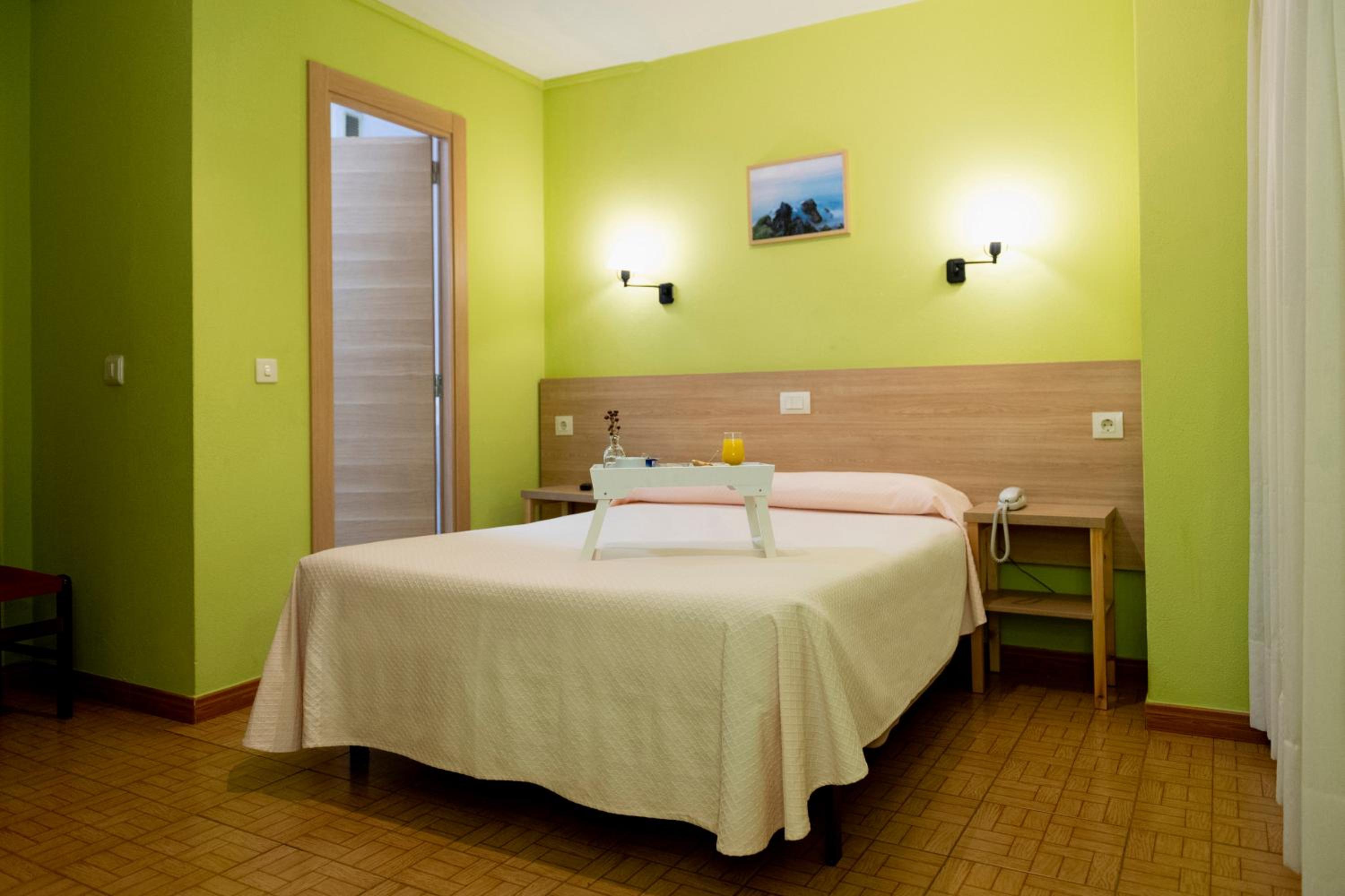 Double Room - Photo 3