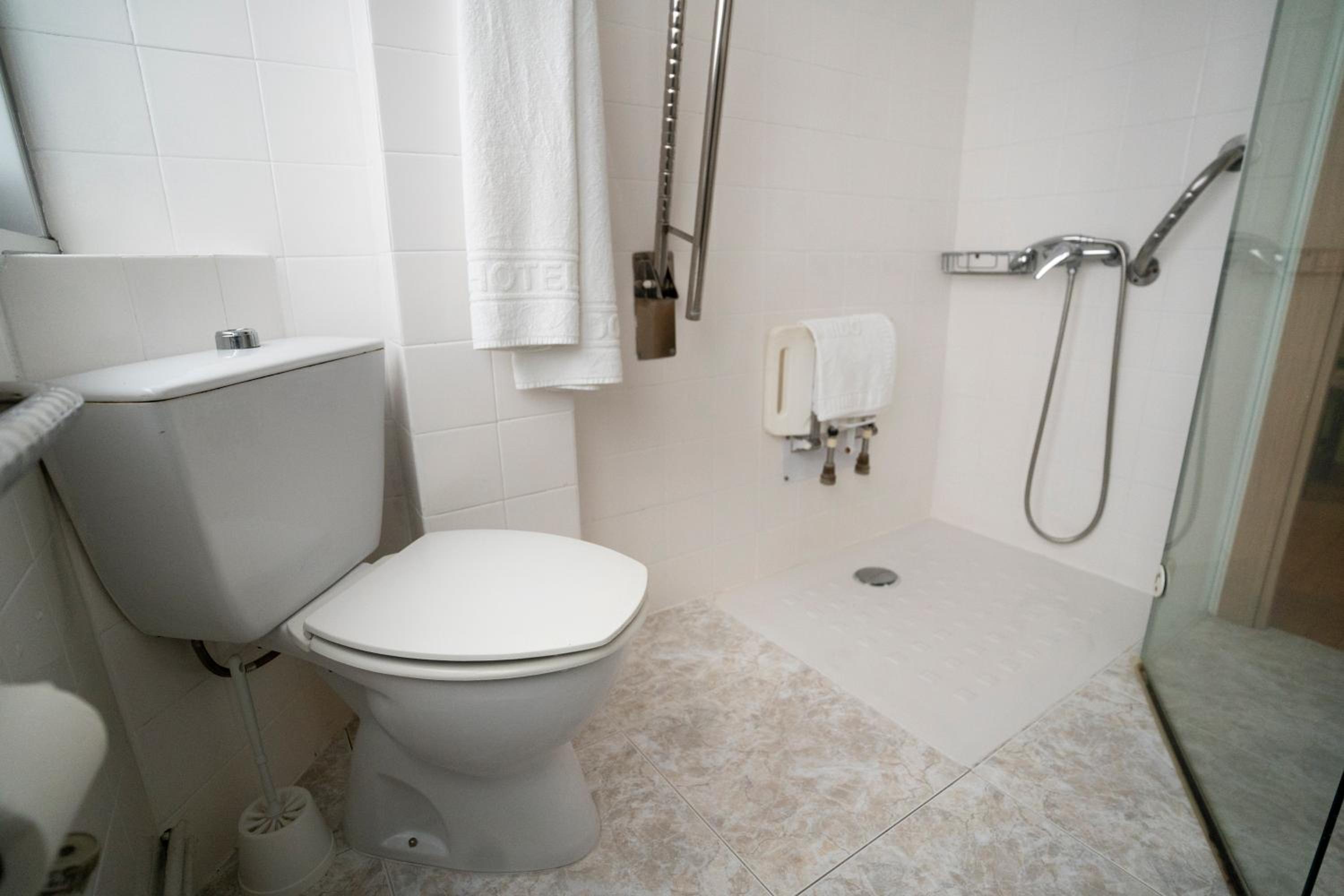 Double Room - Photo 4