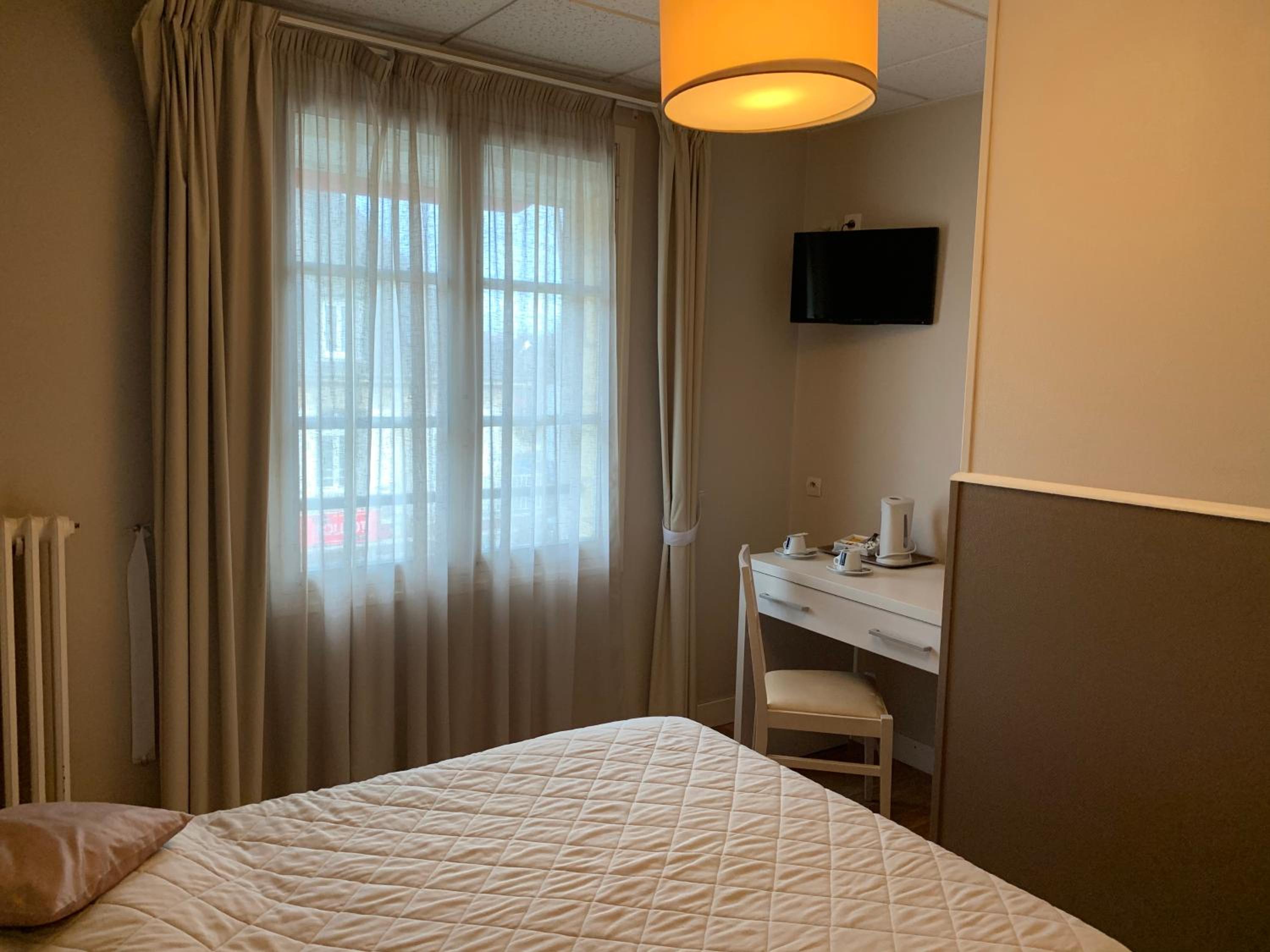 Double Room - Photo 11