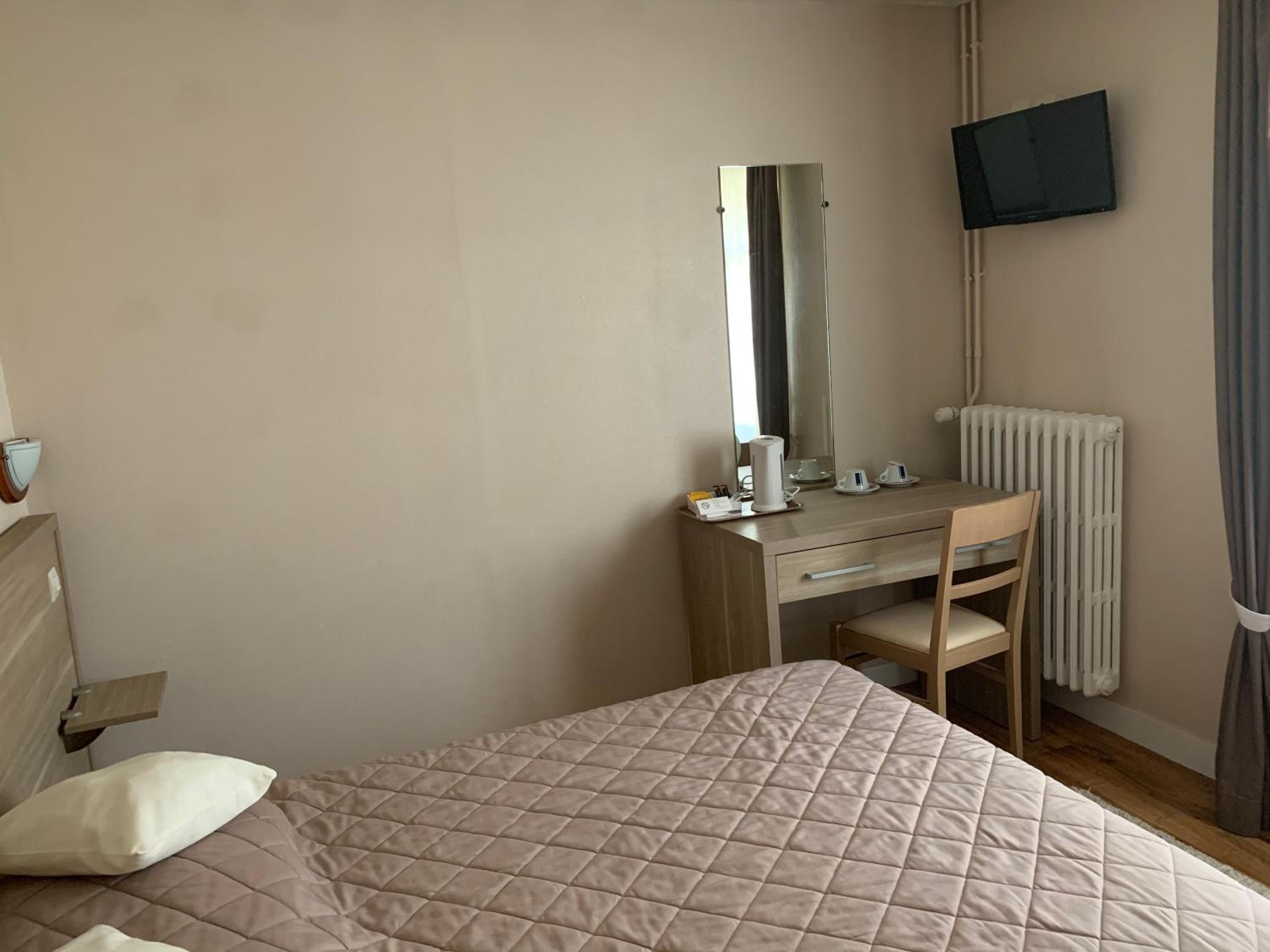 Double Room - Photo 3
