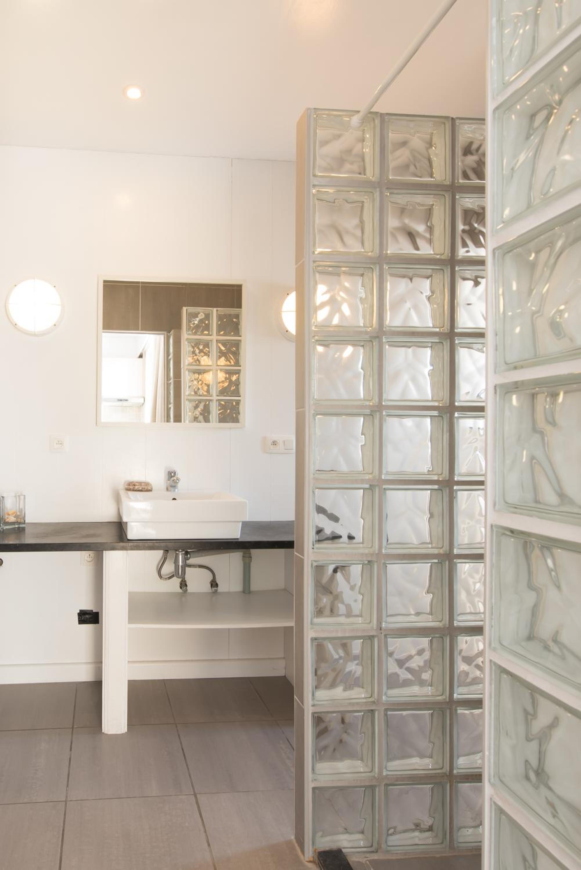 Studio Apartment - Photo 4