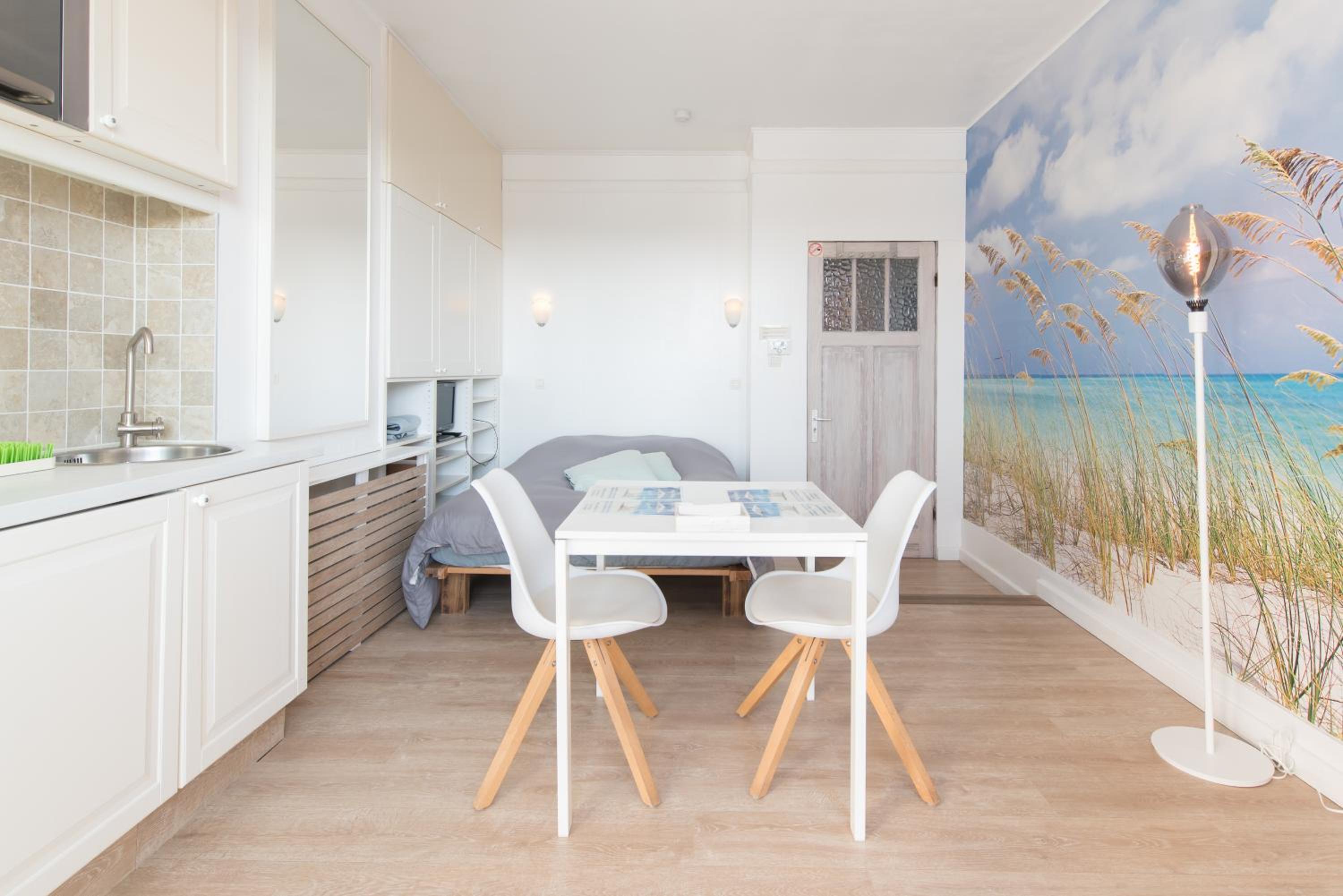 Studio Apartment - Photo 13