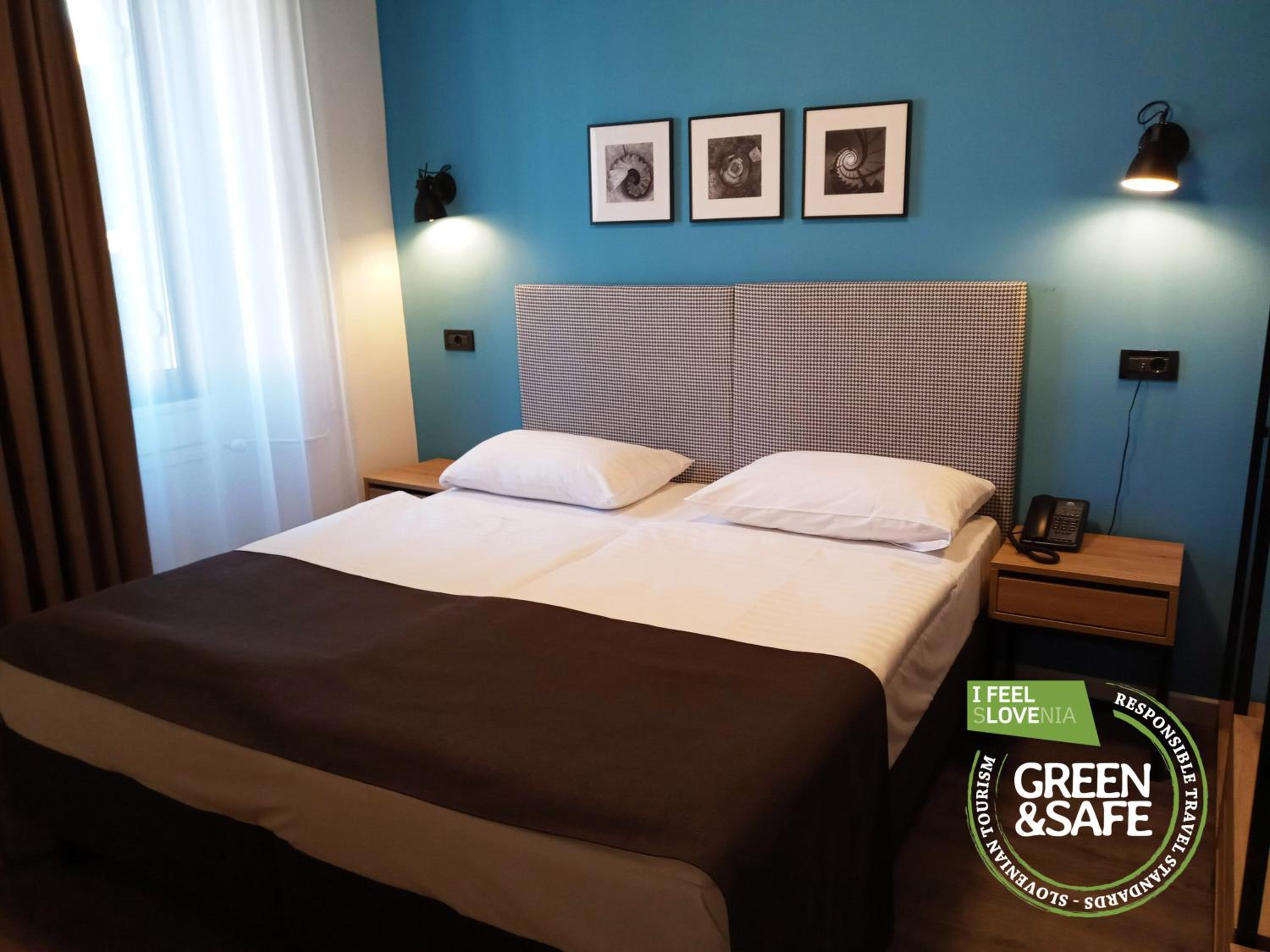 Standard Double Room - Photo 2
