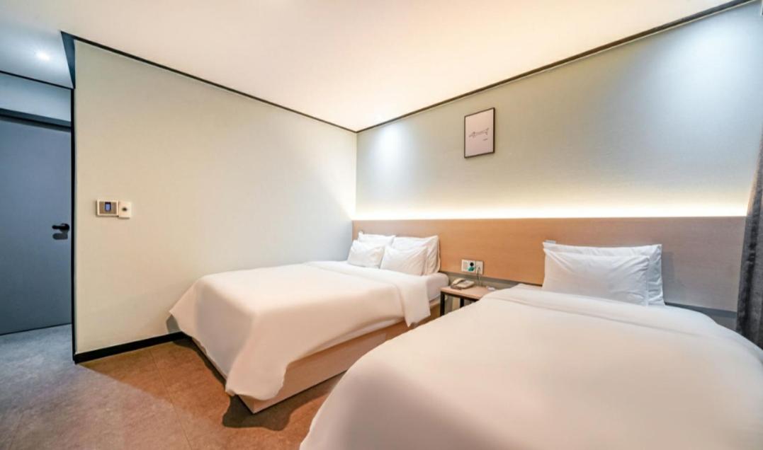 Twin Room with Private Bathroom