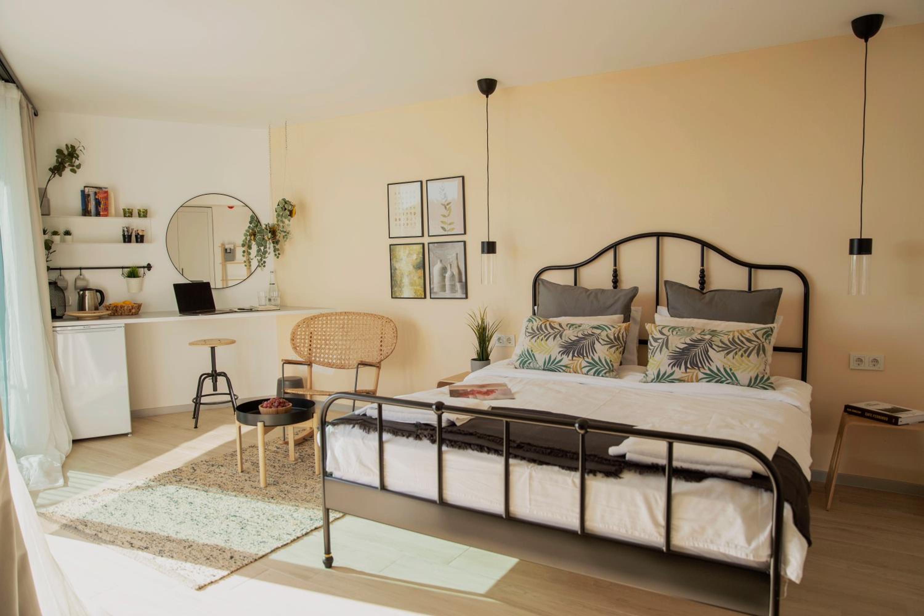 Deluxe Double Room - Photo 12