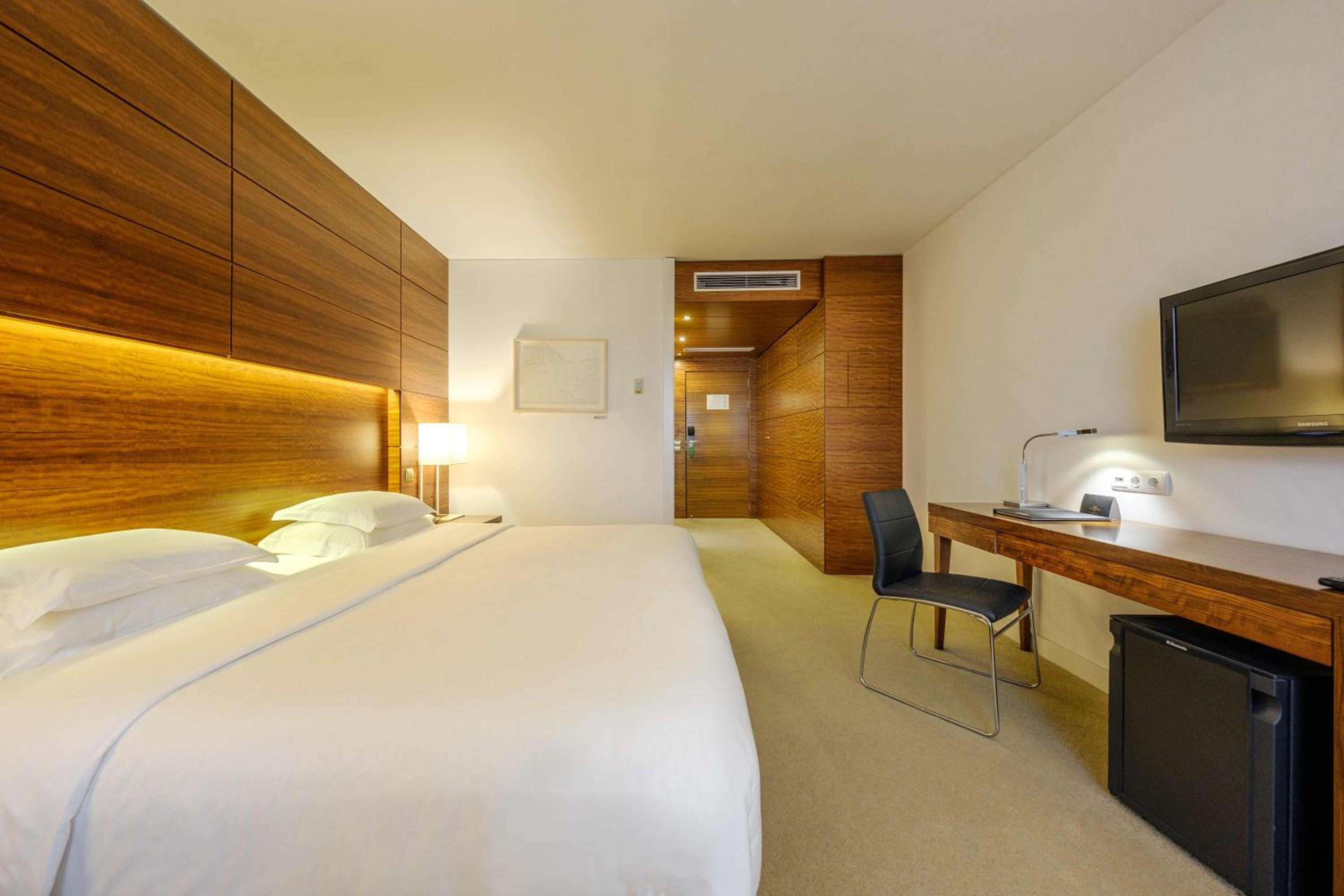 Superior Double or Twin Room - Photo 2