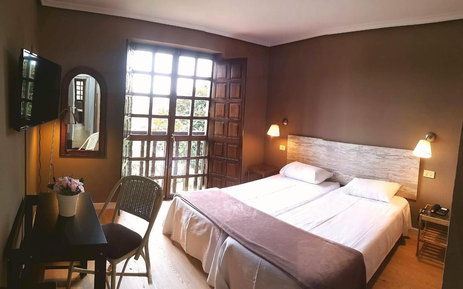 Double or Twin Room with Parking photo 3