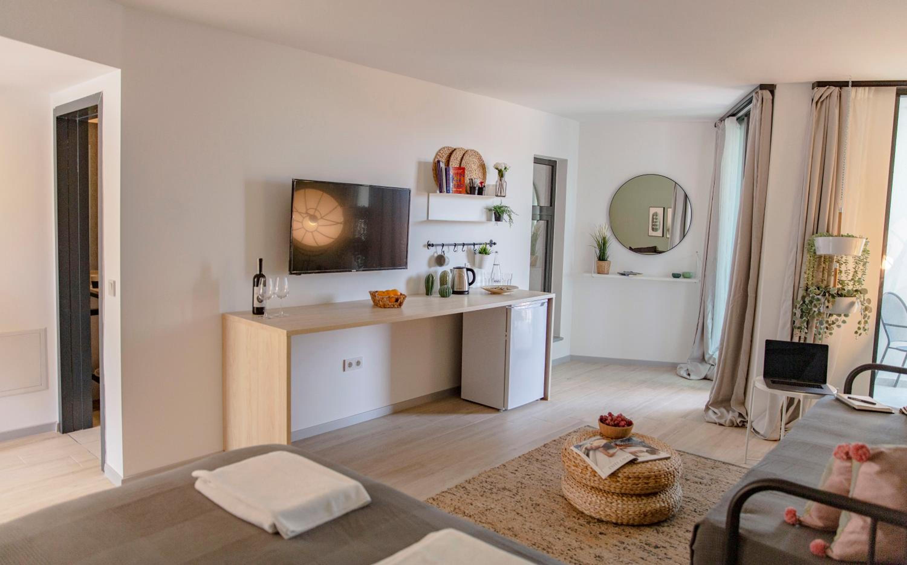 Double Room with Extra Bed - Photo 8