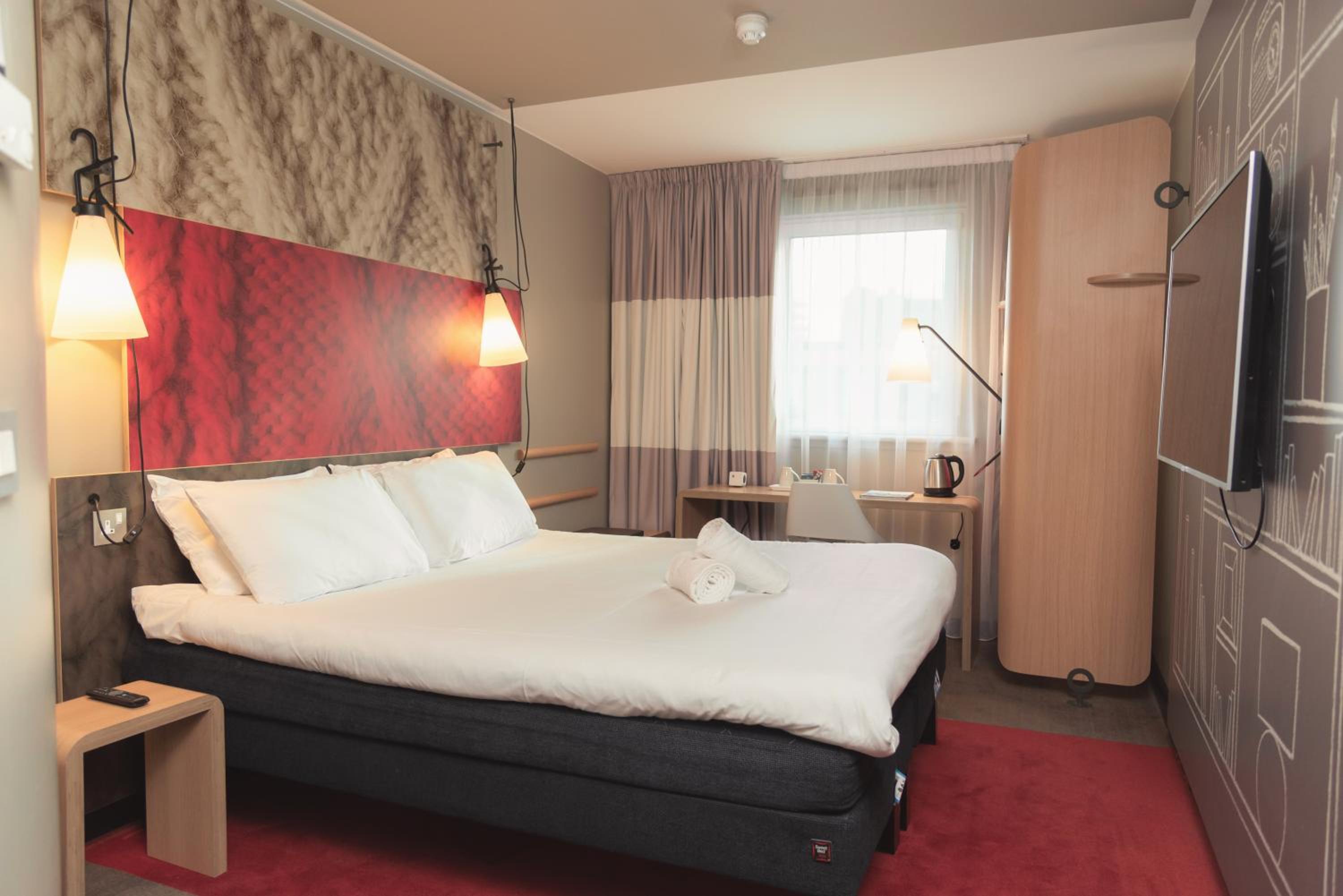 Standard Room with One Double Bed - Photo 3