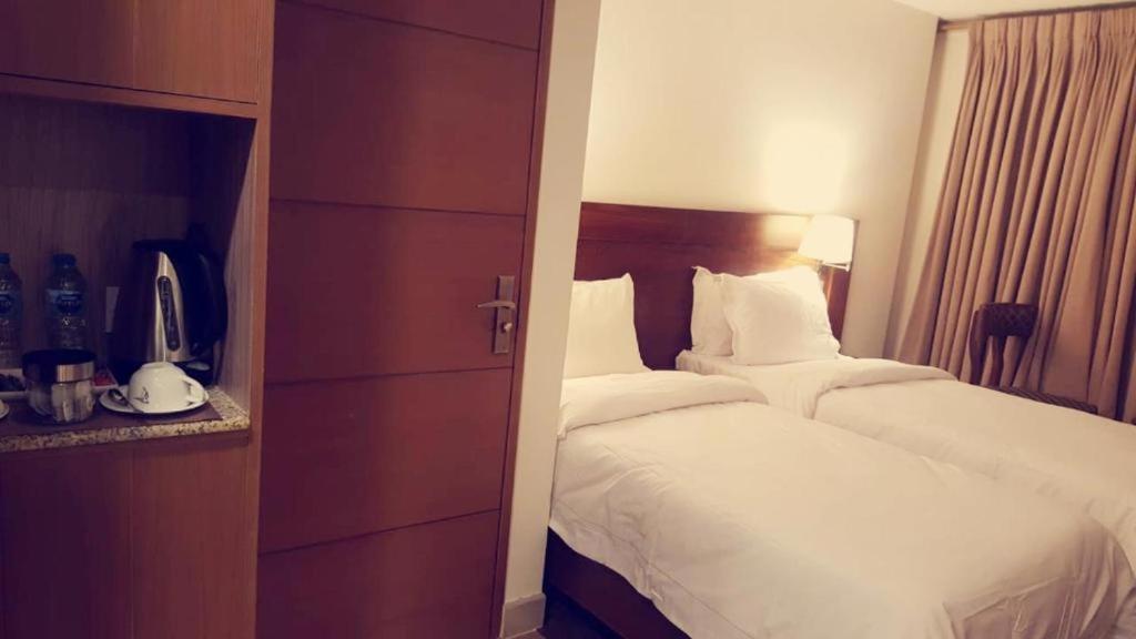 Standard Twin Room with Garden View photo 3
