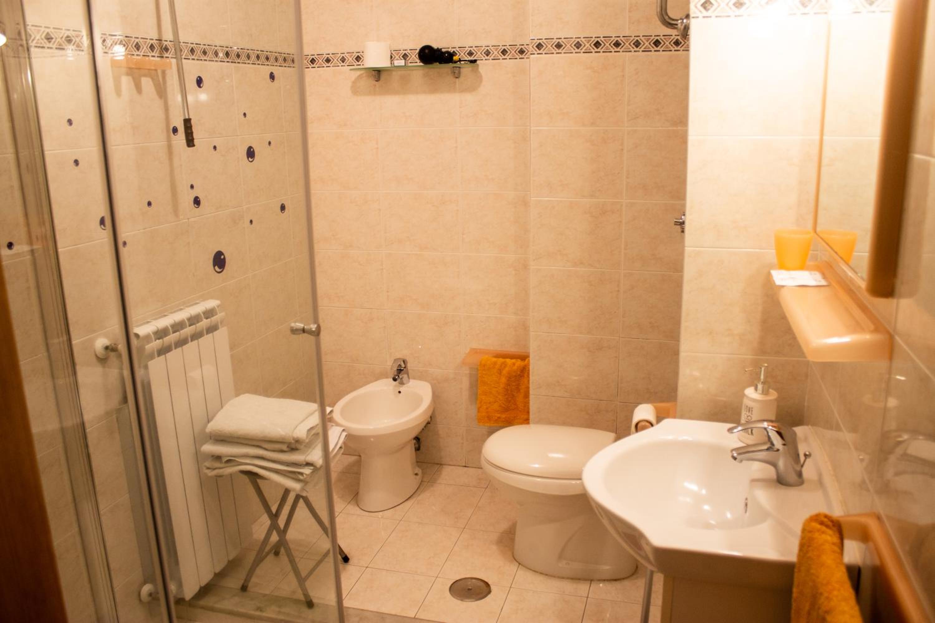 Deluxe Room - Photo 2