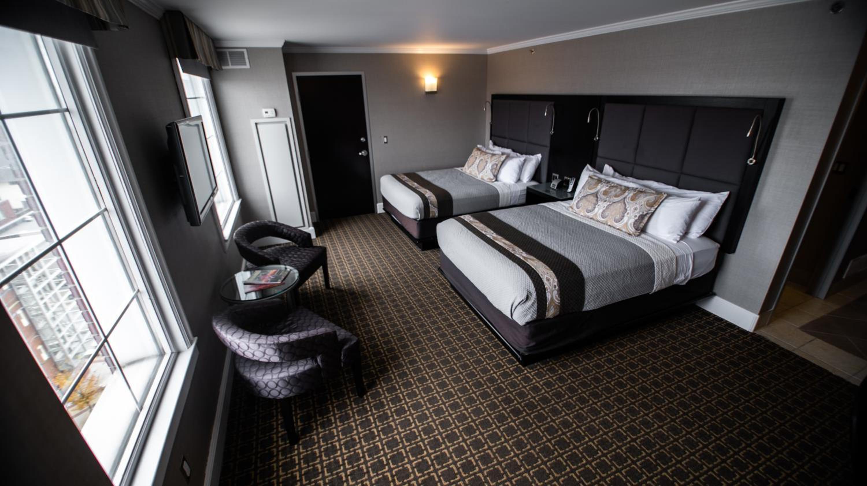 Standard Room with Two Queen Beds - Photo 1