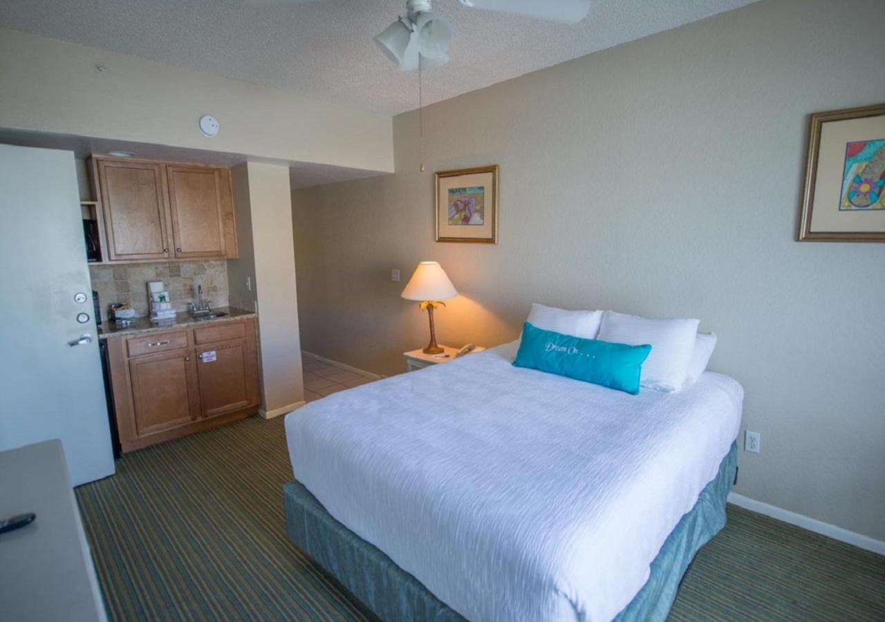 1 Queen Bed, Suite, Ocean View, Non-Smoking 