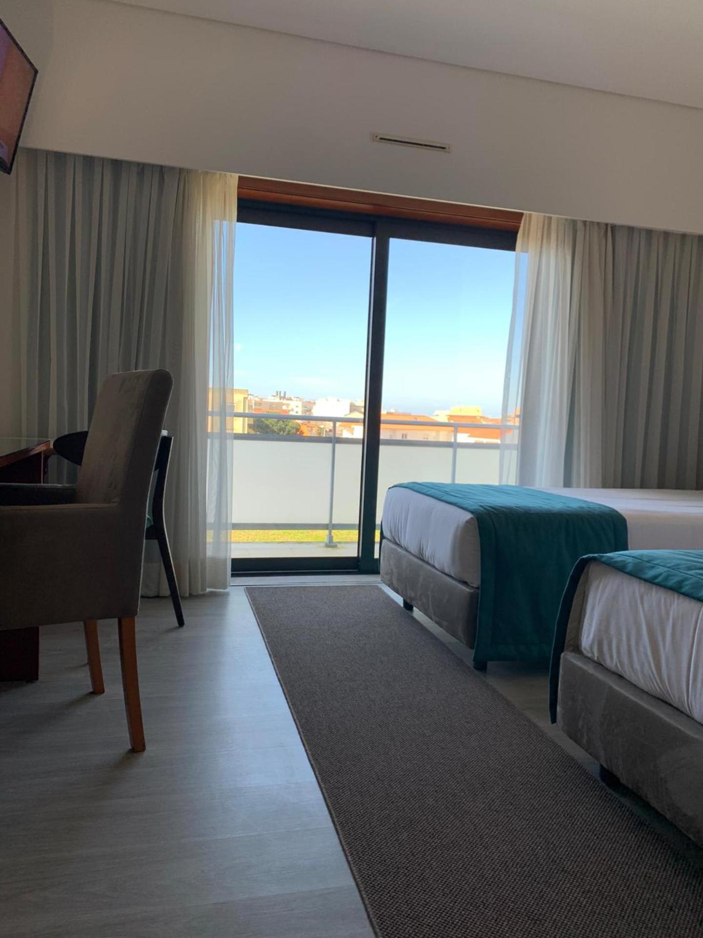 Twin Room with Balcony - Photo 3