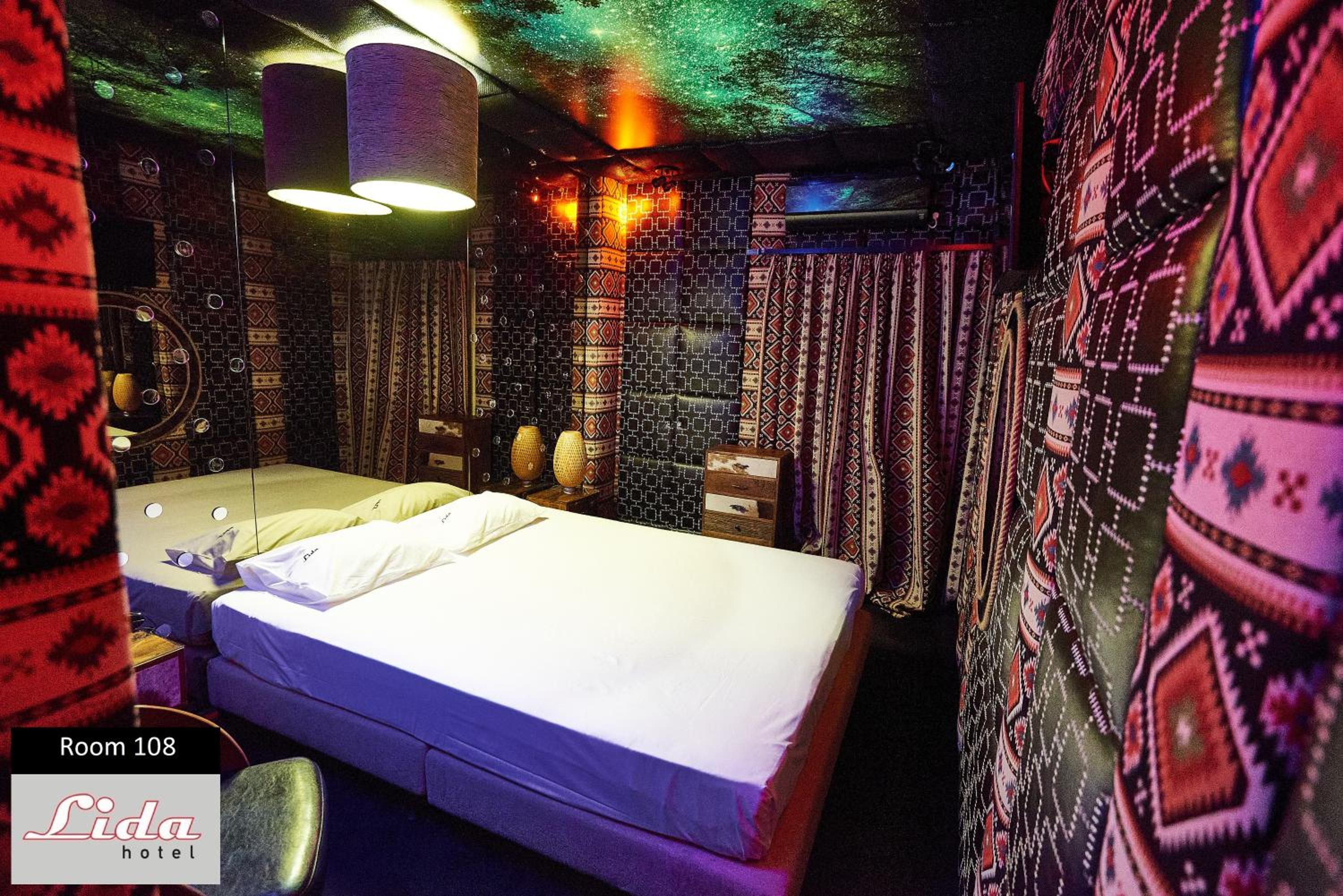 Deluxe Double Room with Shower