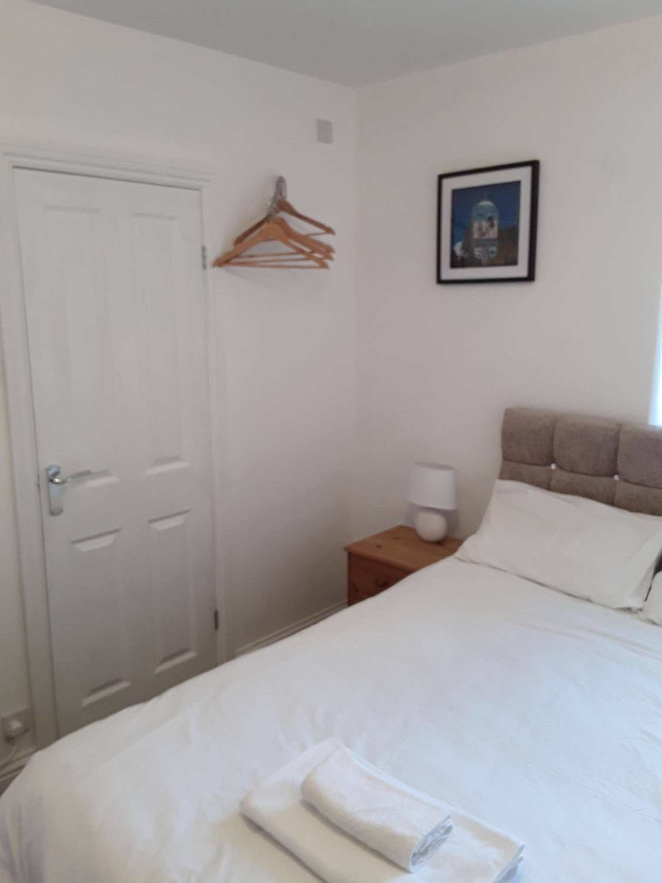 Double Room with Private Bathroom - Photo 3