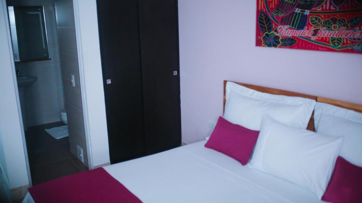 Standard King Room photo 2