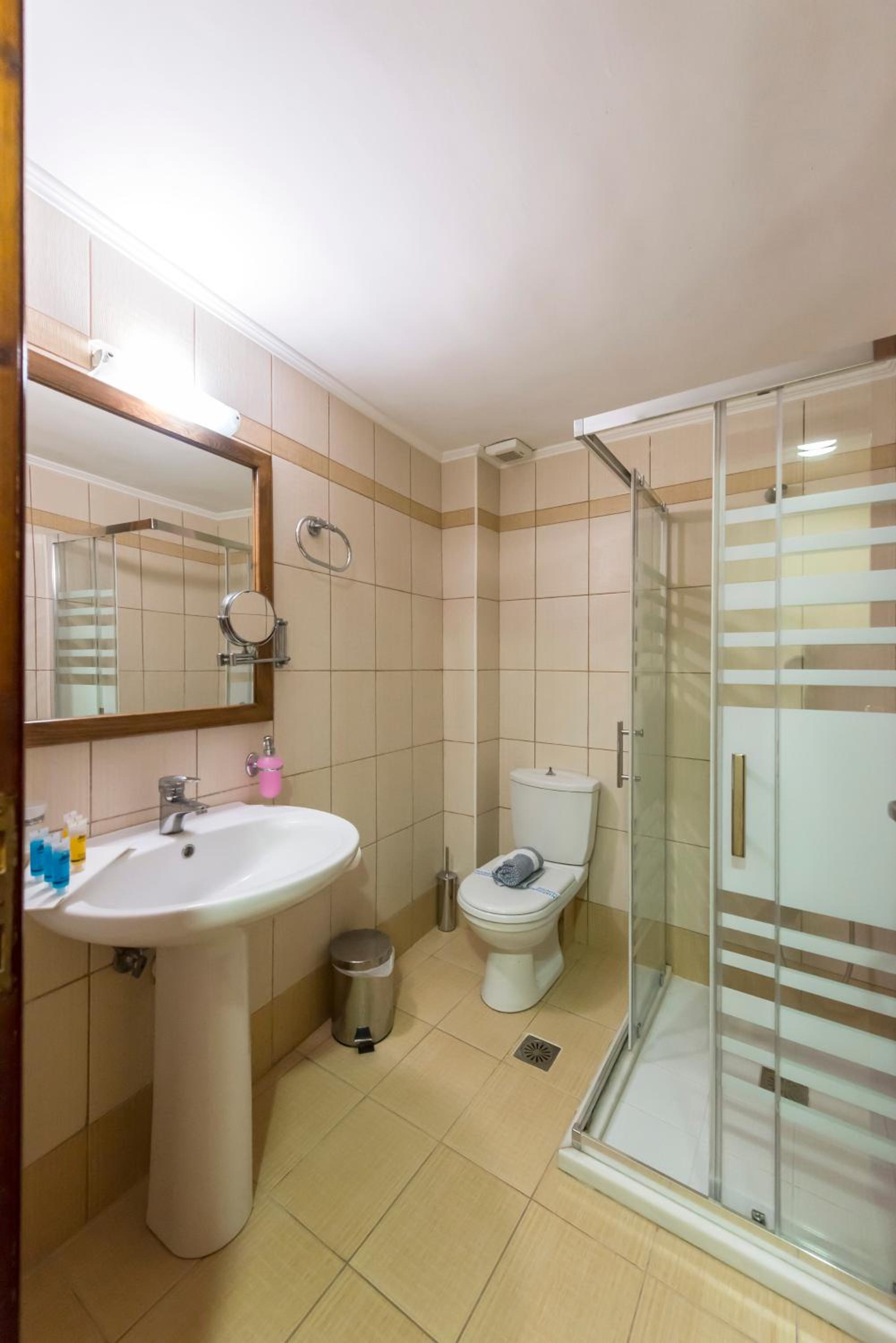 Triple Room with Sea View - Photo 8