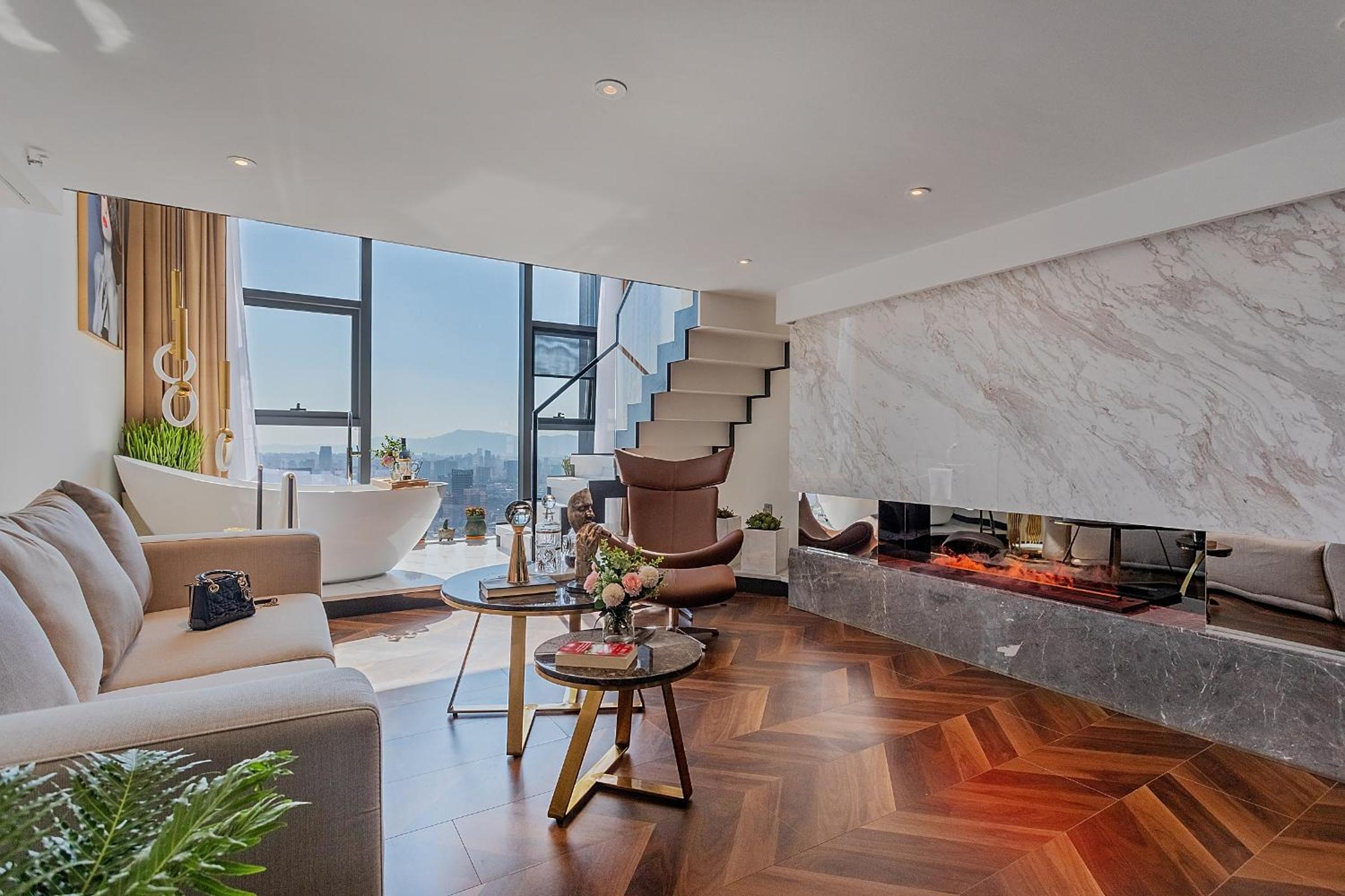 Superior King Room
