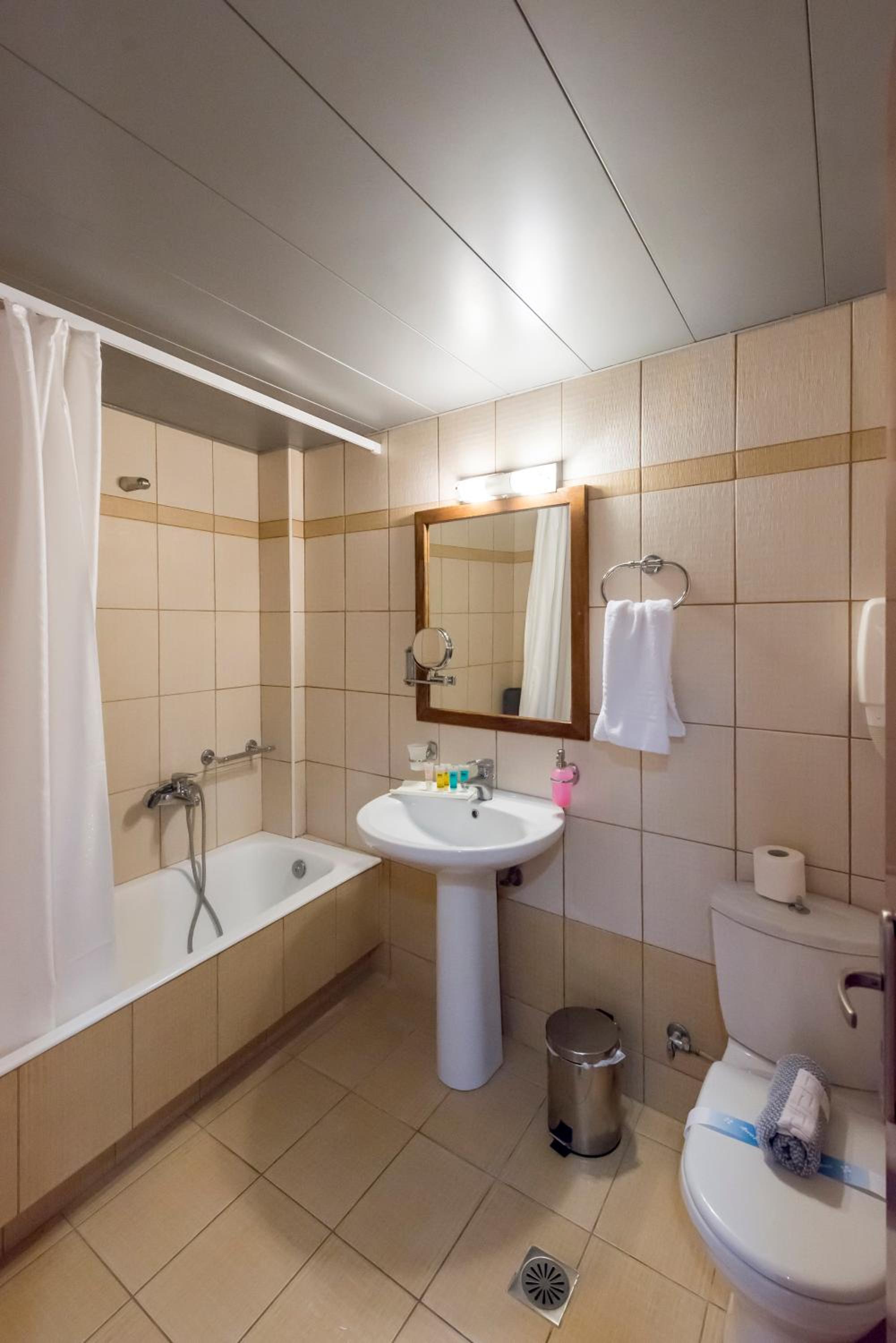 Triple Room with Sea View - Photo 5