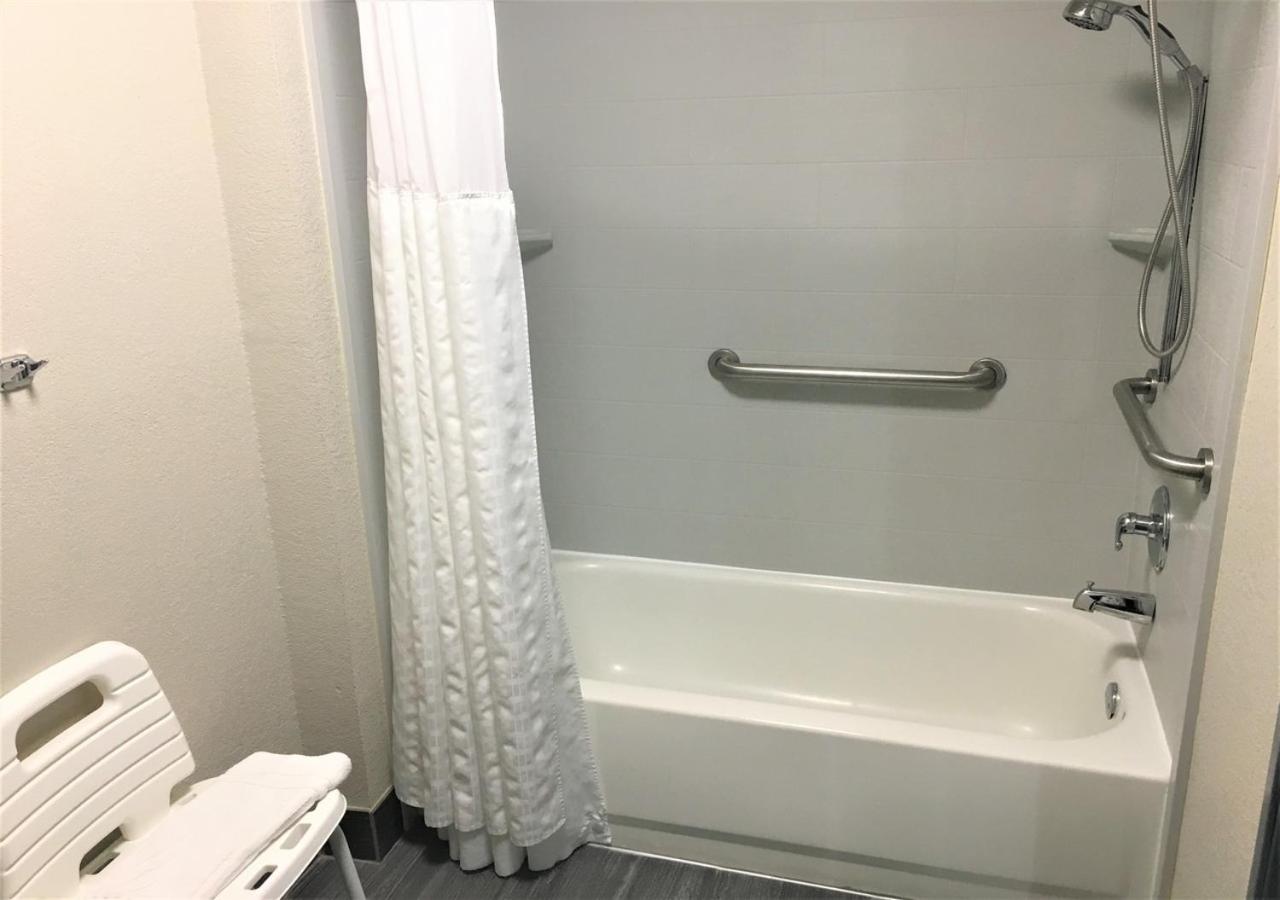 Double Room - Accessible/Non-Smoking - Photo 1