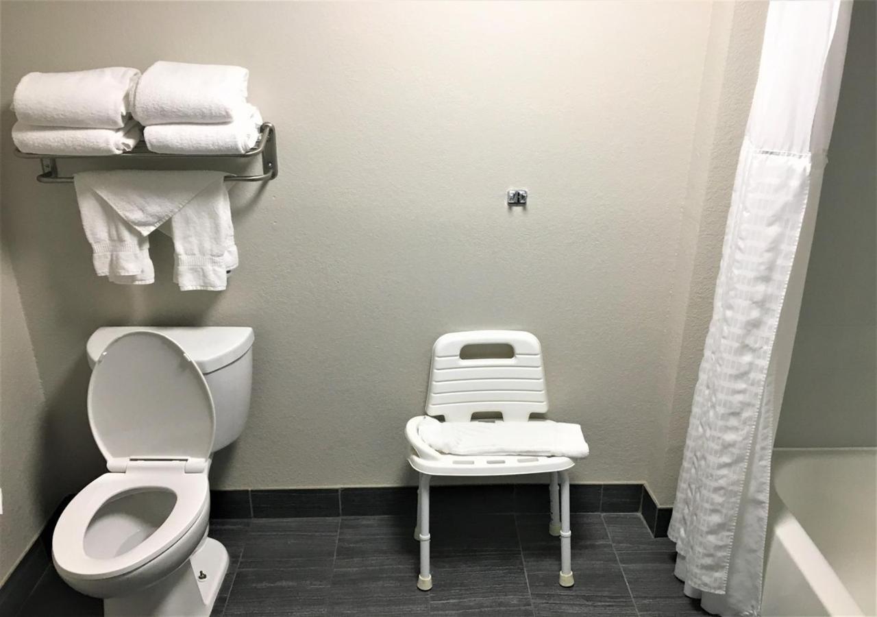 Double Room - Accessible/Non-Smoking - Photo 2