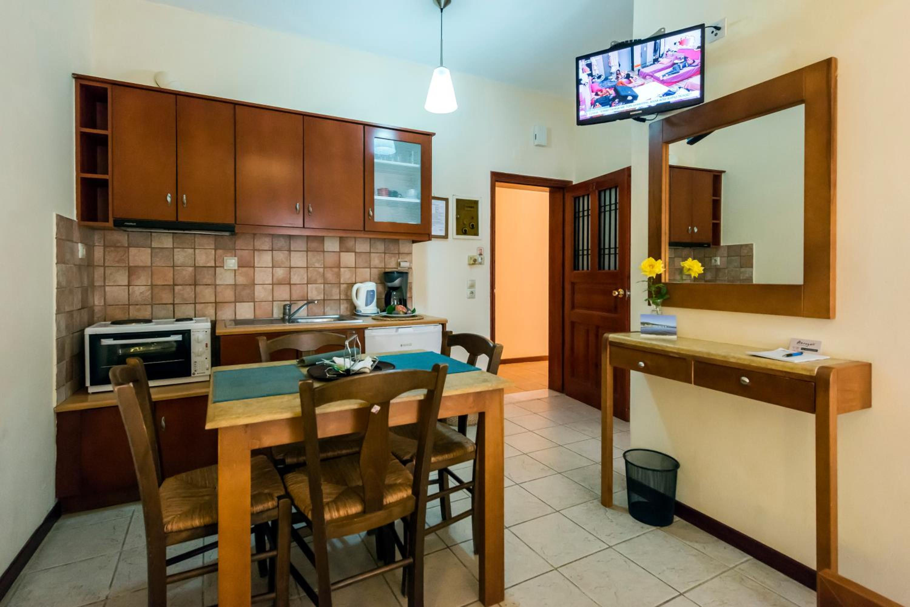 Two-Bedroom Apartment - Photo 31