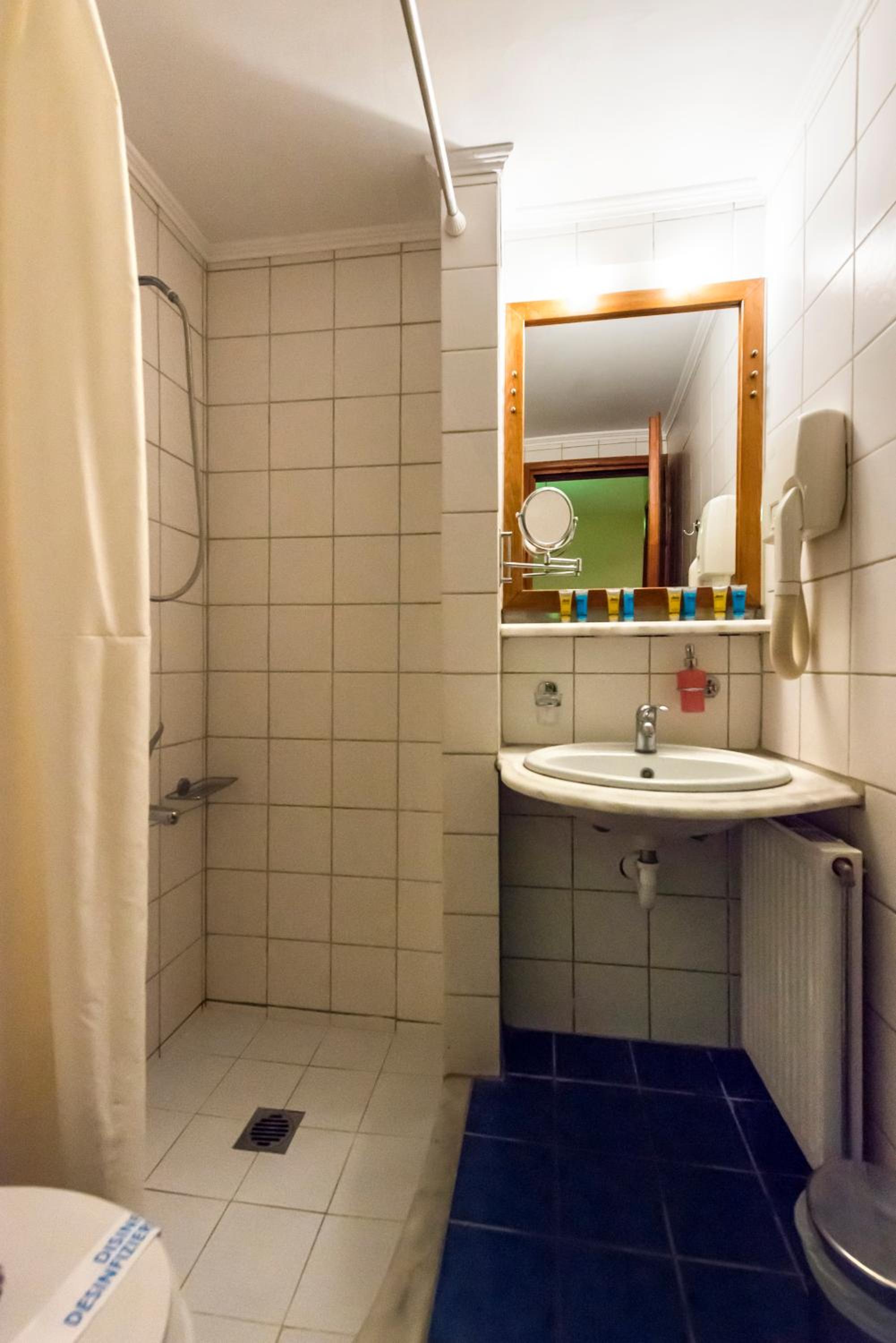 Two-Bedroom Apartment - Photo 15