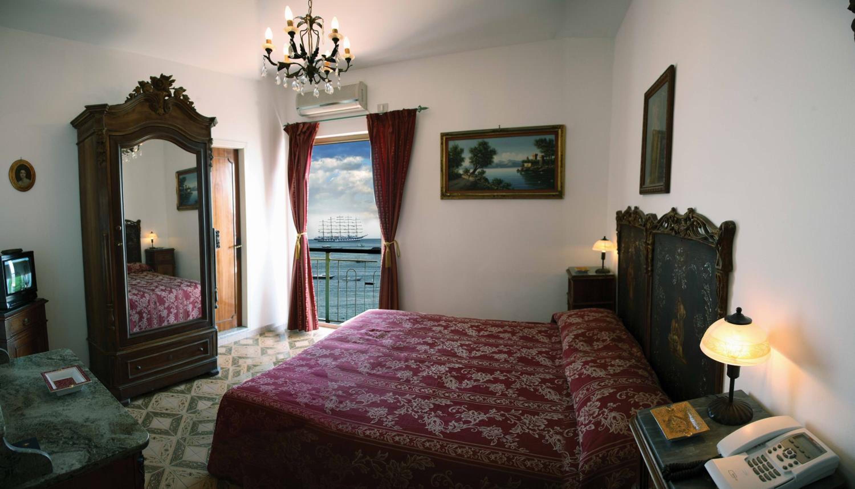 Classic Double Room with Sea View photo 2