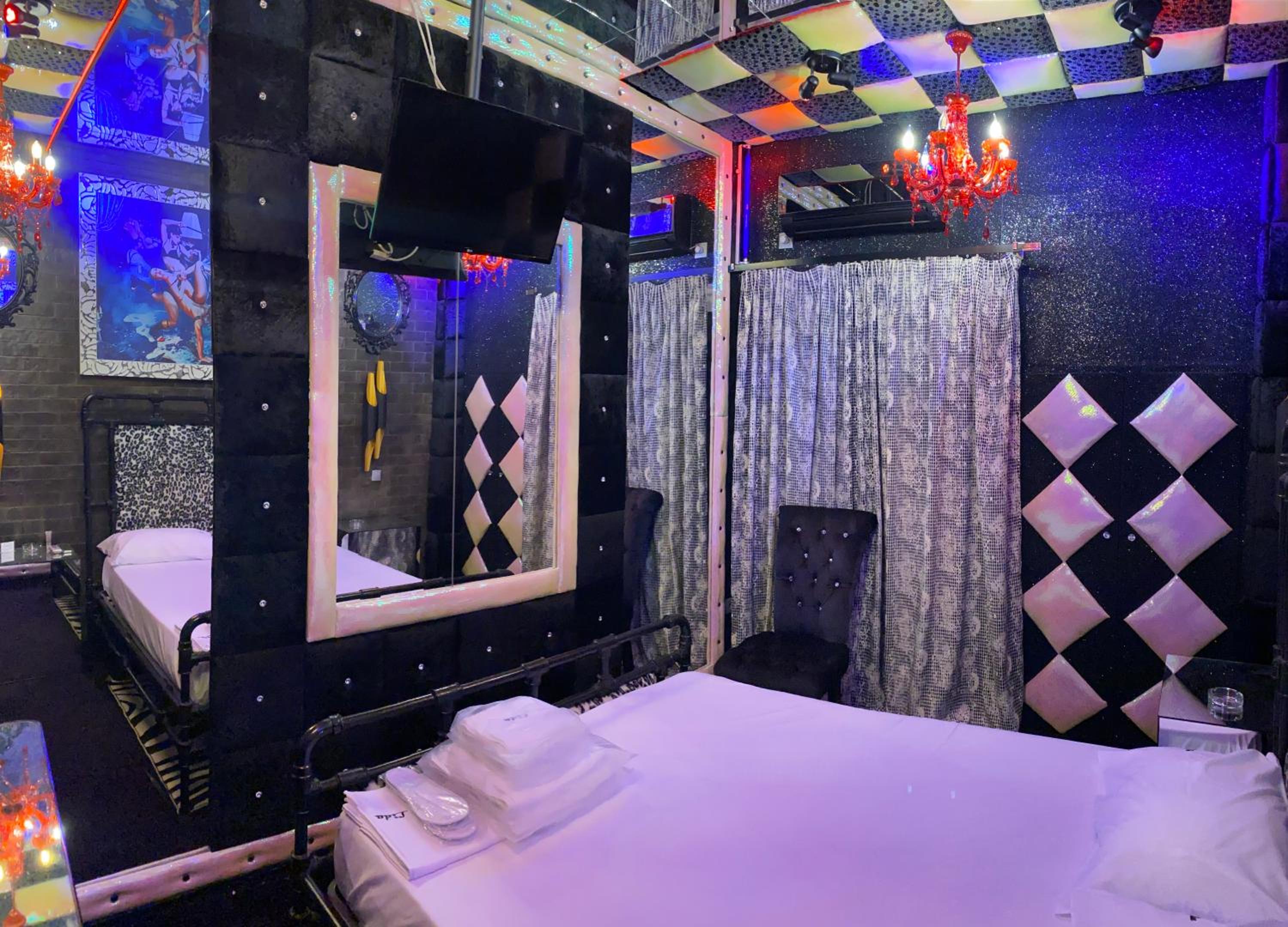 Deluxe Double Room with Shower