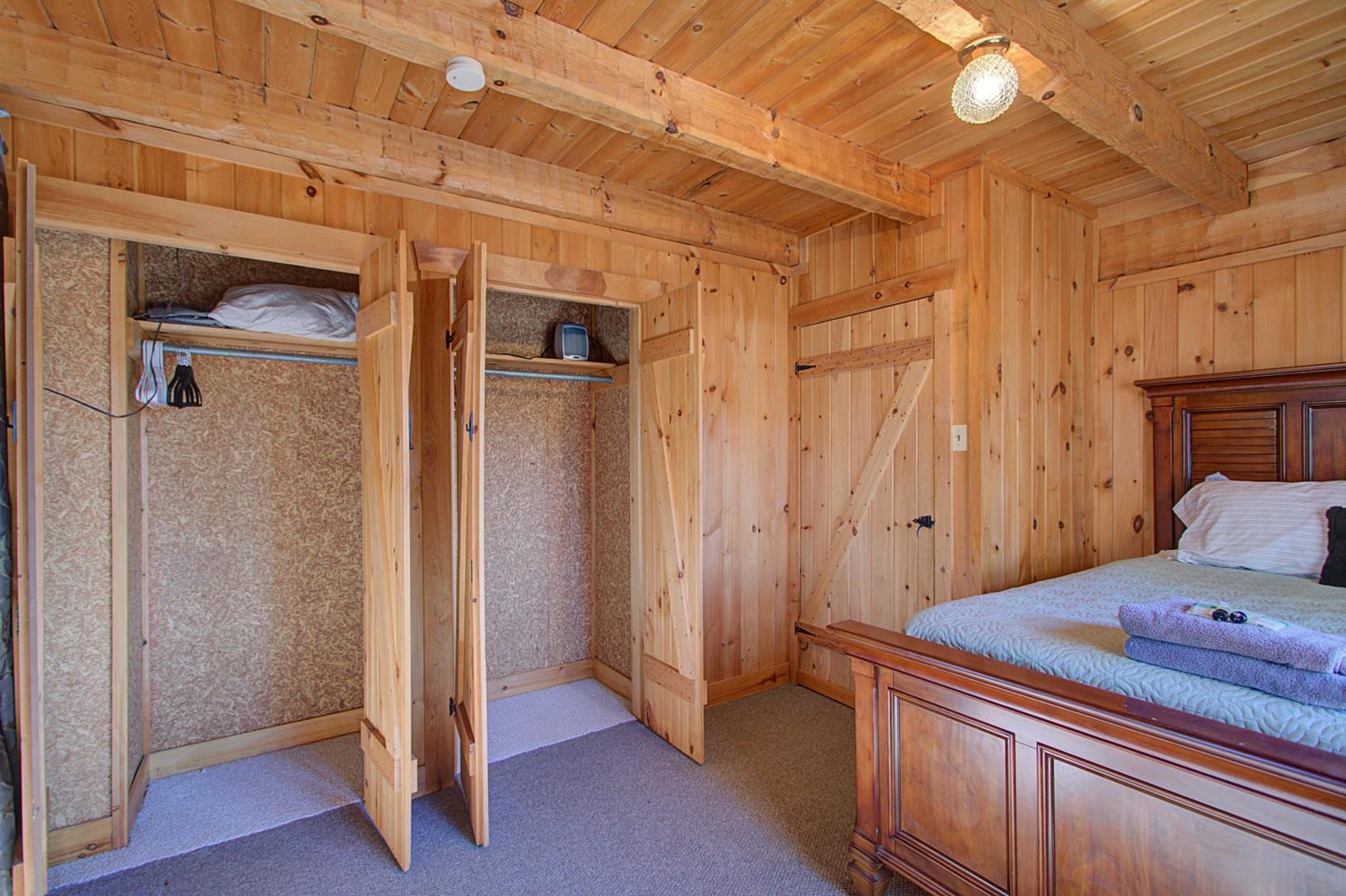 One-Bedroom House - Photo 2