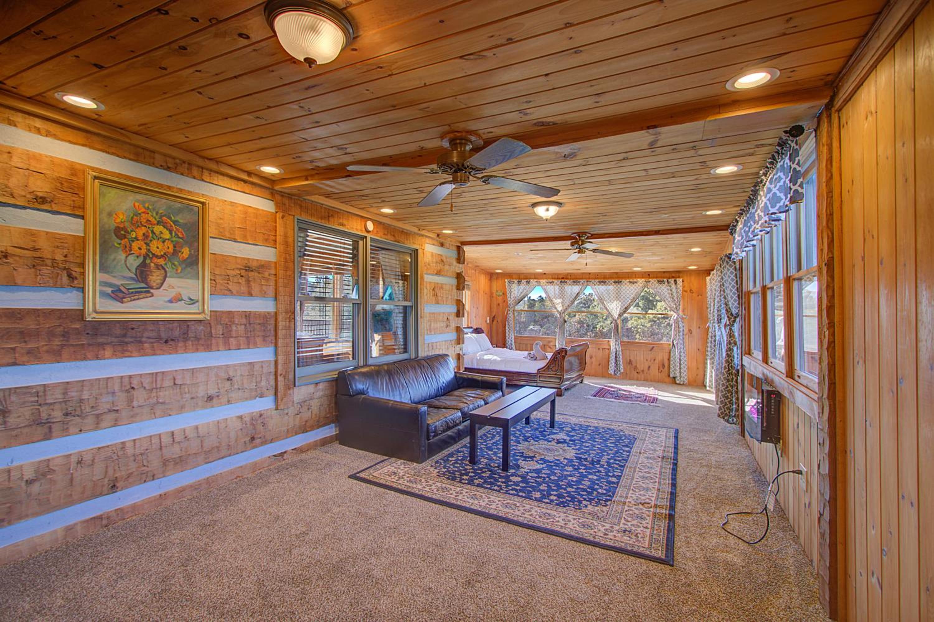 One-Bedroom House - Photo 3