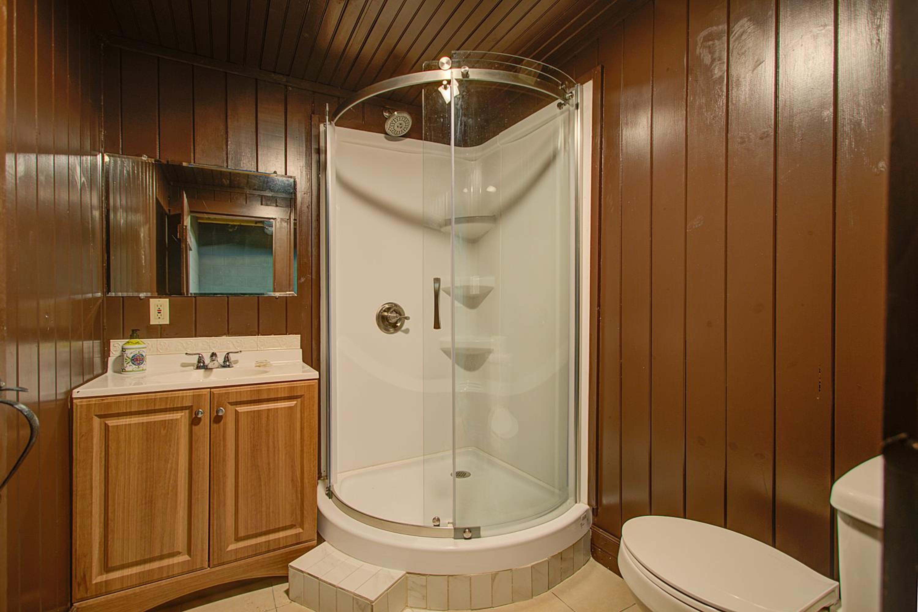 One-Bedroom House - Photo 6