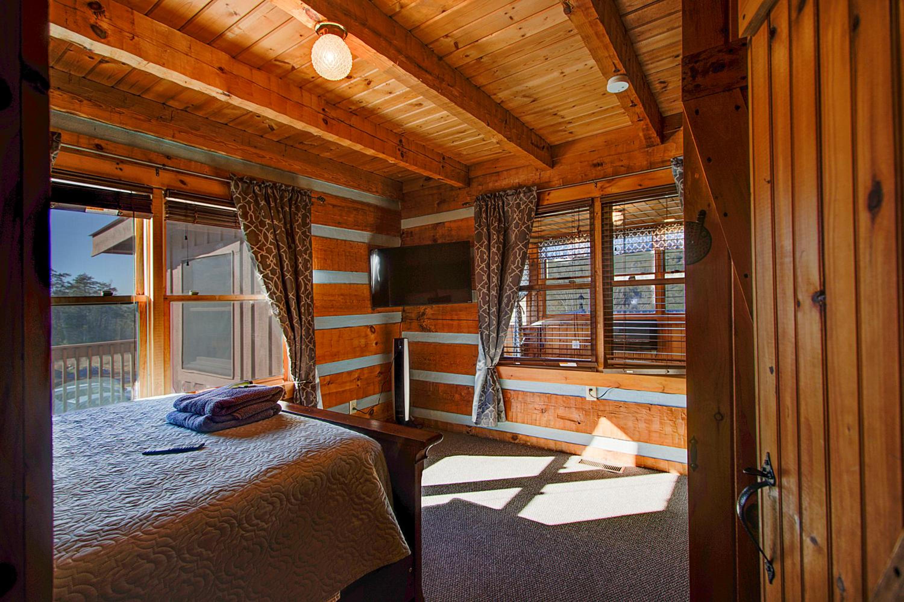 One-Bedroom House - Photo 20