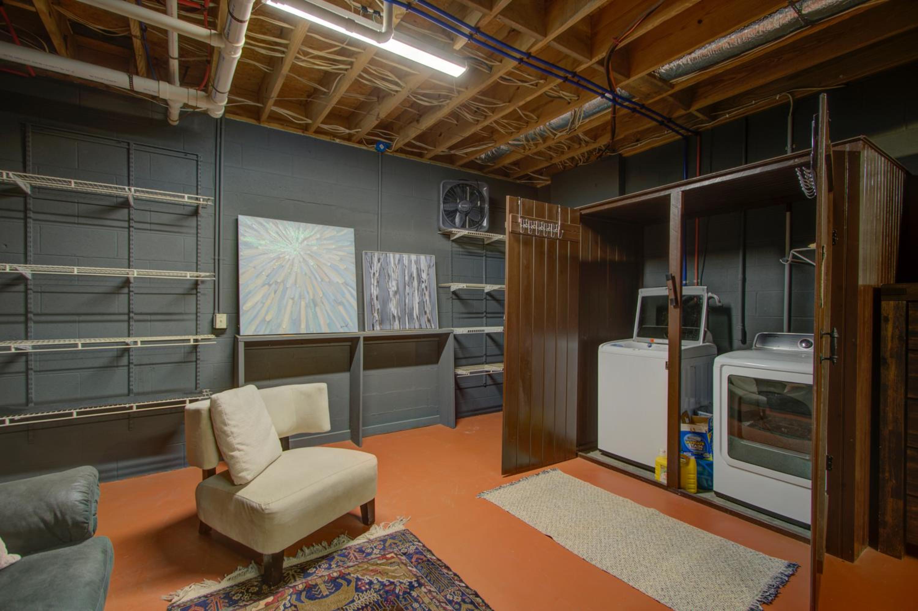 One-Bedroom House - Photo 57